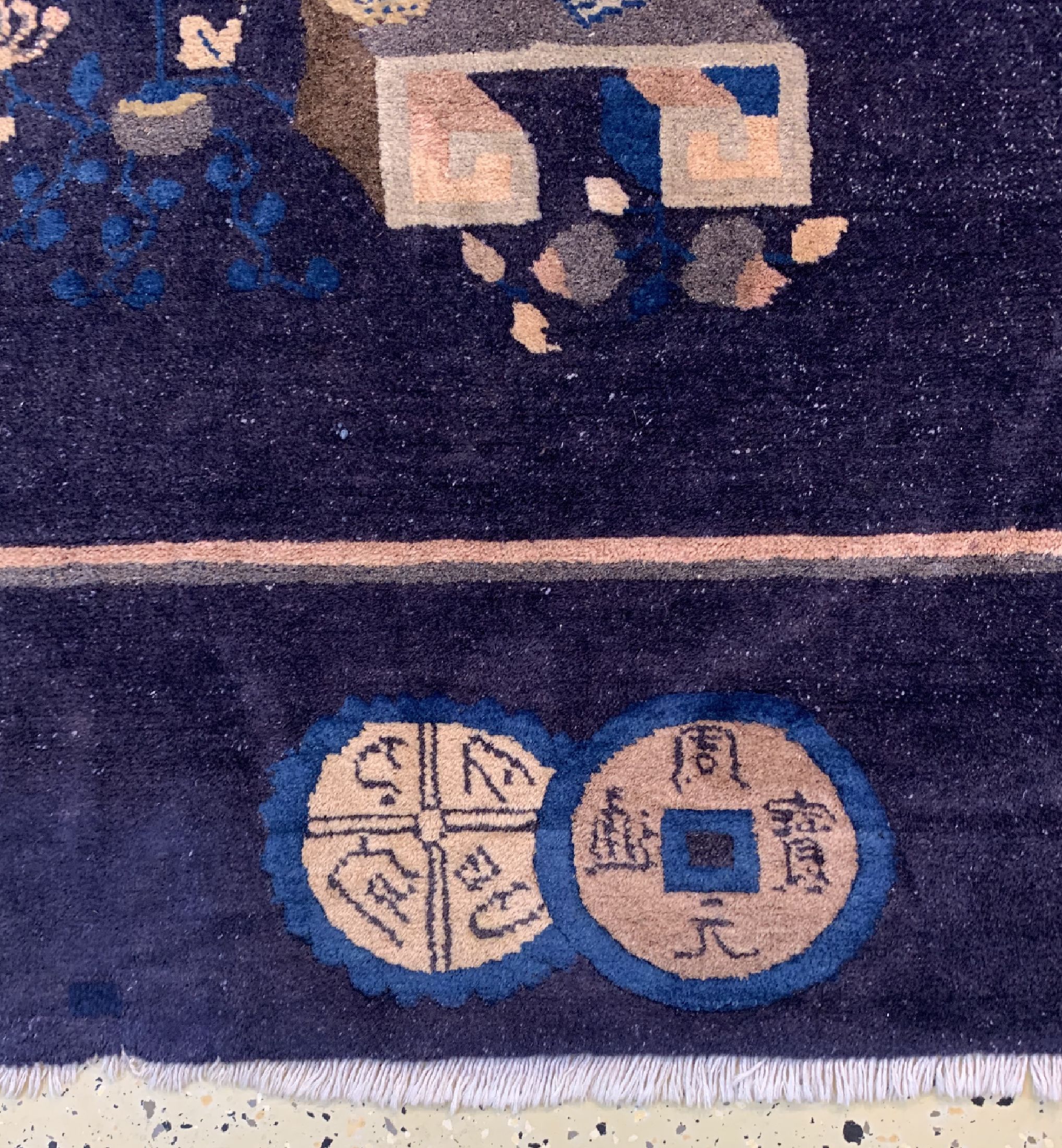 Detail e: Antiker Peking, China, um 1900, Wolle auf Baumwolle, ca. 344 x 280 cm, EHZ: 2, (alte Restaurierungen).