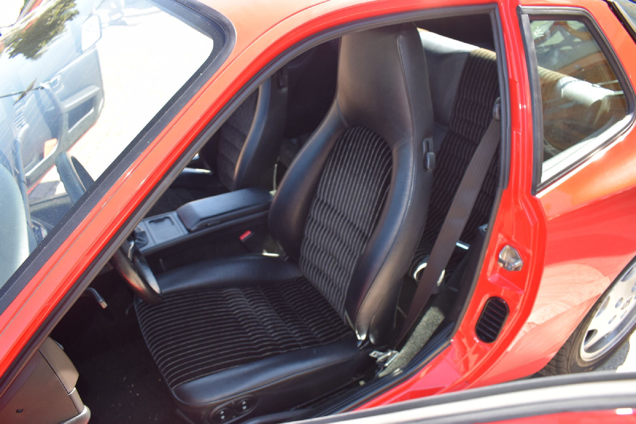 Detail h: Porsche 944 S2, Fahrgestellnummer: WPOZZZ94ZKN404367, EZ 07/1989, aus 3. Hand (2. und 3. Ehepartner), Laufleistung ca. 62.060 km, HU 05/2023 ...