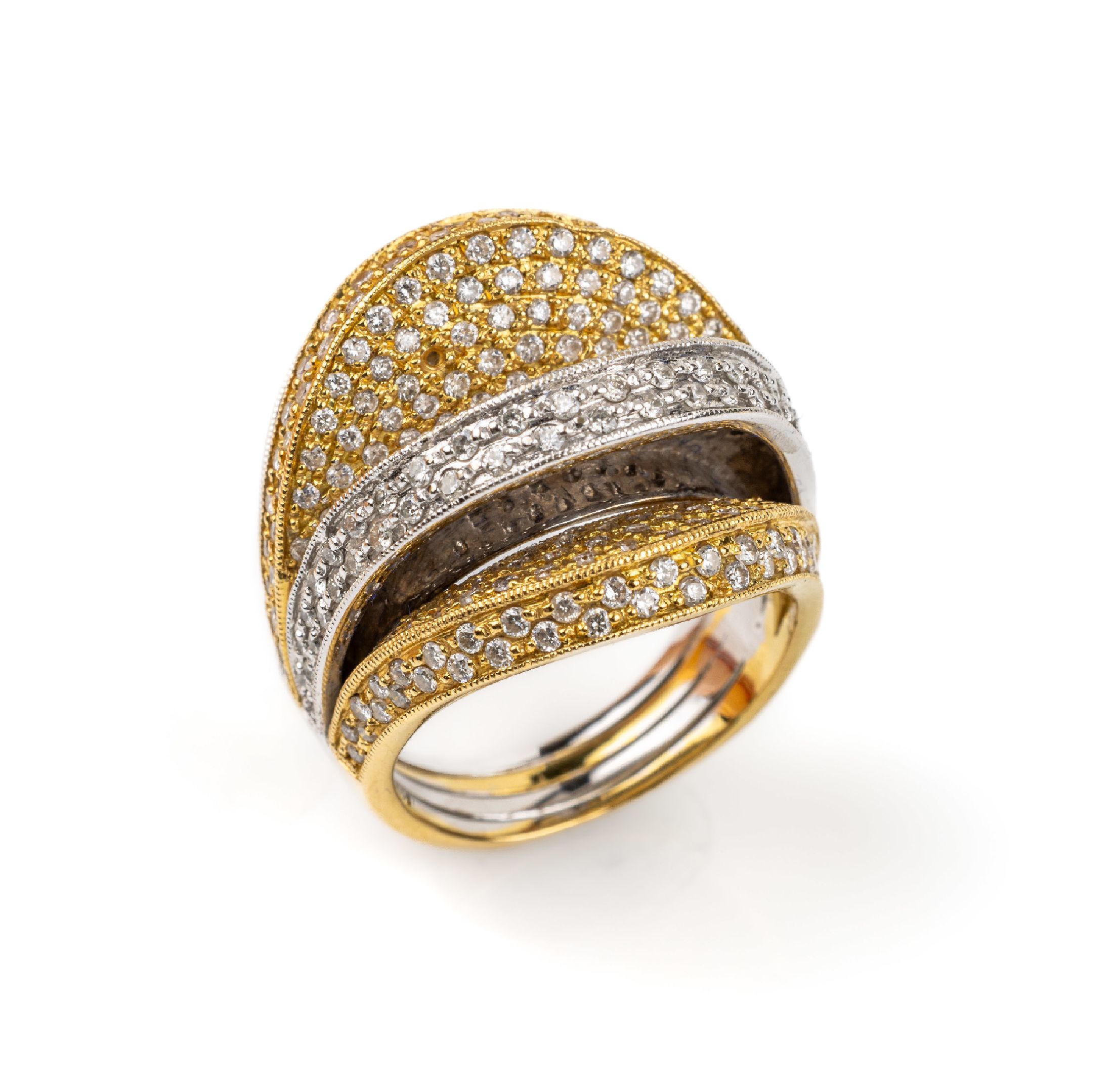 18 kt Gold Brillant-Ring, GG/WG 750/000, fächerartiger, hoher Aufbau, 40 Brillanten zus. ca. 3.0 ct Weiß-get. Weiß/vs-si (3 St. fehlen), ca. 18.4 ...