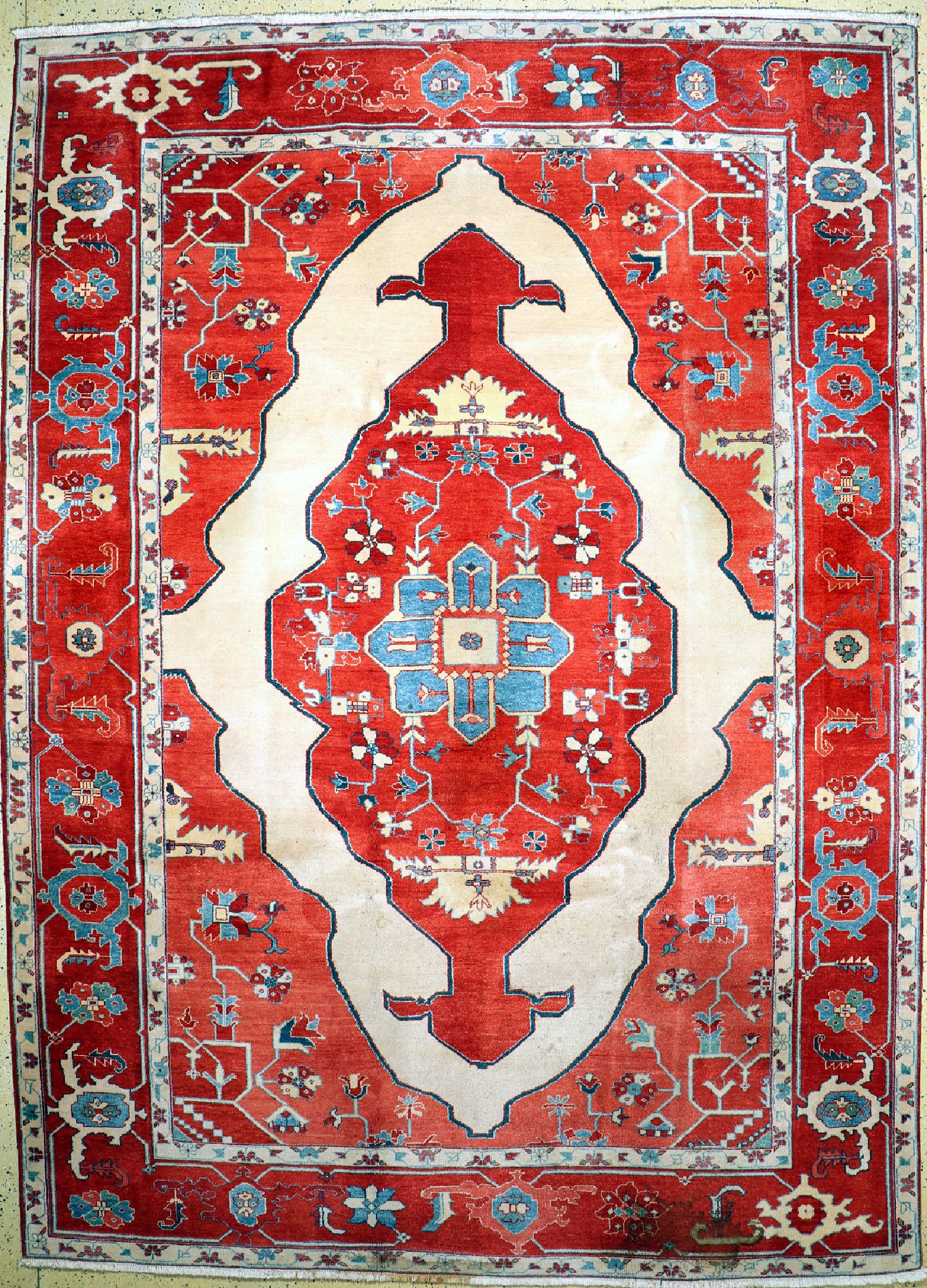 Azeri fein, Azerbaijan, ca. 50 Jahre, Wolleauf Baumwolle, ca. 380 x 275 cm, EHZ: 2, (stark verschmutzt)