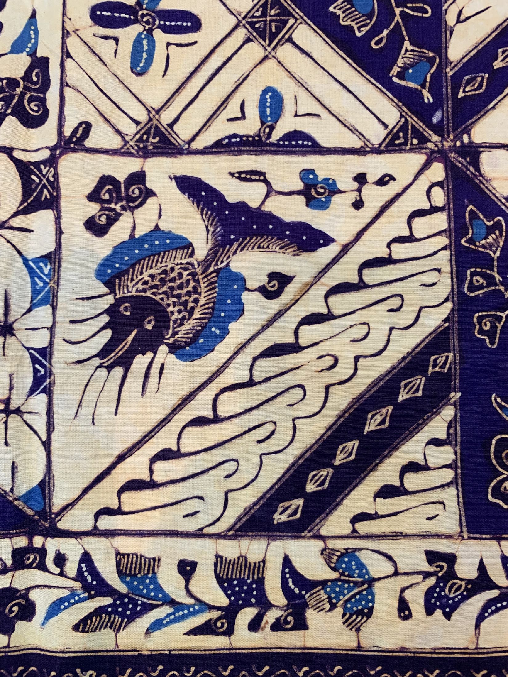 Detail b: Cirebon Kain Panjang Batik, Tulis, Java, um1970, Baumwolle, Kachelmuster, EHZ 1-2, ca. 235 x 105 cm.