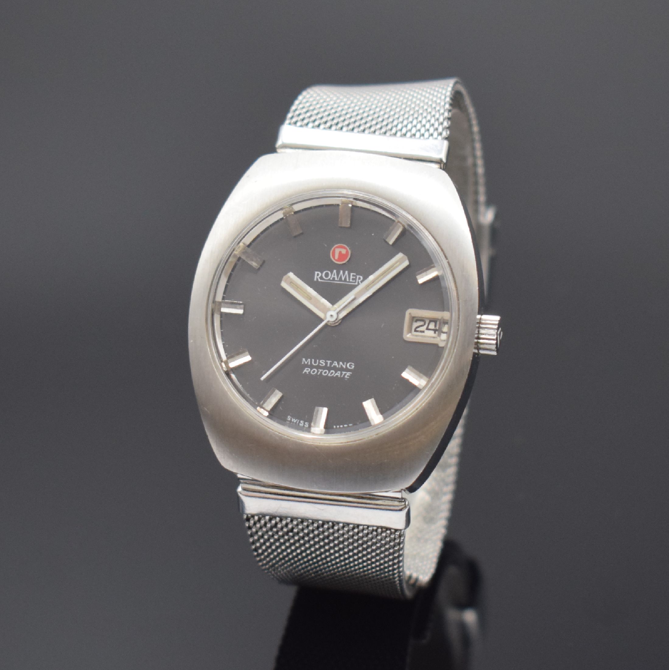 ROAMER Mustang Rotodate Armbanduhr in Stahl, Schweiz um 1970, Automatik, verschr. Geh., orig. Krone, graues Zifferbl., silb. Indizes u. Zeiger, Datum ...