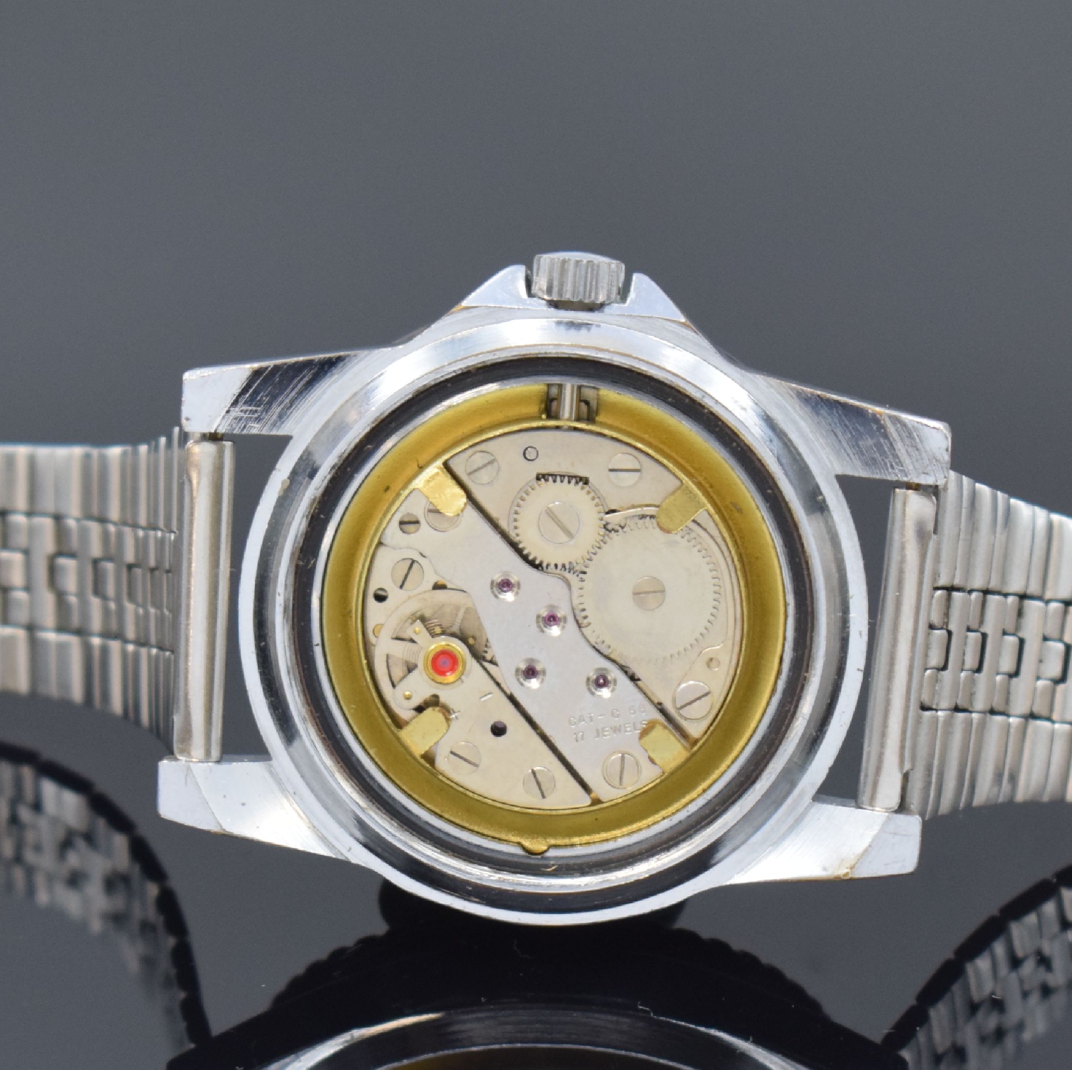 Detail d: 2 Sport-Armbanduhren mit Drehlünetten, um 1970, Automatik / Handaufzug, 1.) ROBERTA Automatic, verschr. Stahlgeh., schwarzes Glanz-Zifferbl., ...