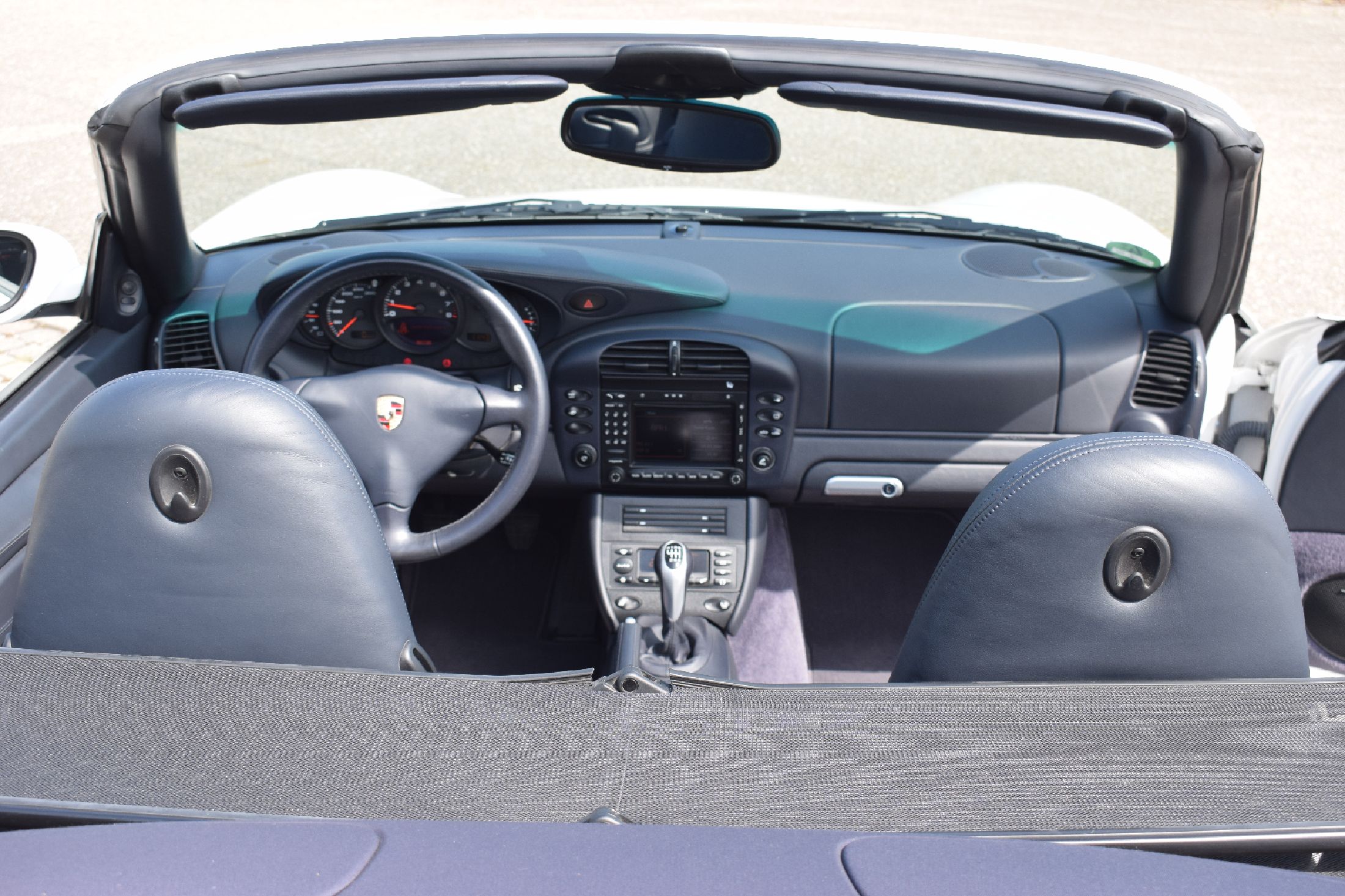 Detail h: Porsche 996 911 4S Cabriolet, Fahrgestellnummer: WPOZZZ99Z4S642312, EZ 03/2004, 2. Hand - Fahrzeug wurde im August 2005 vom aktuellen Halter erworben ...