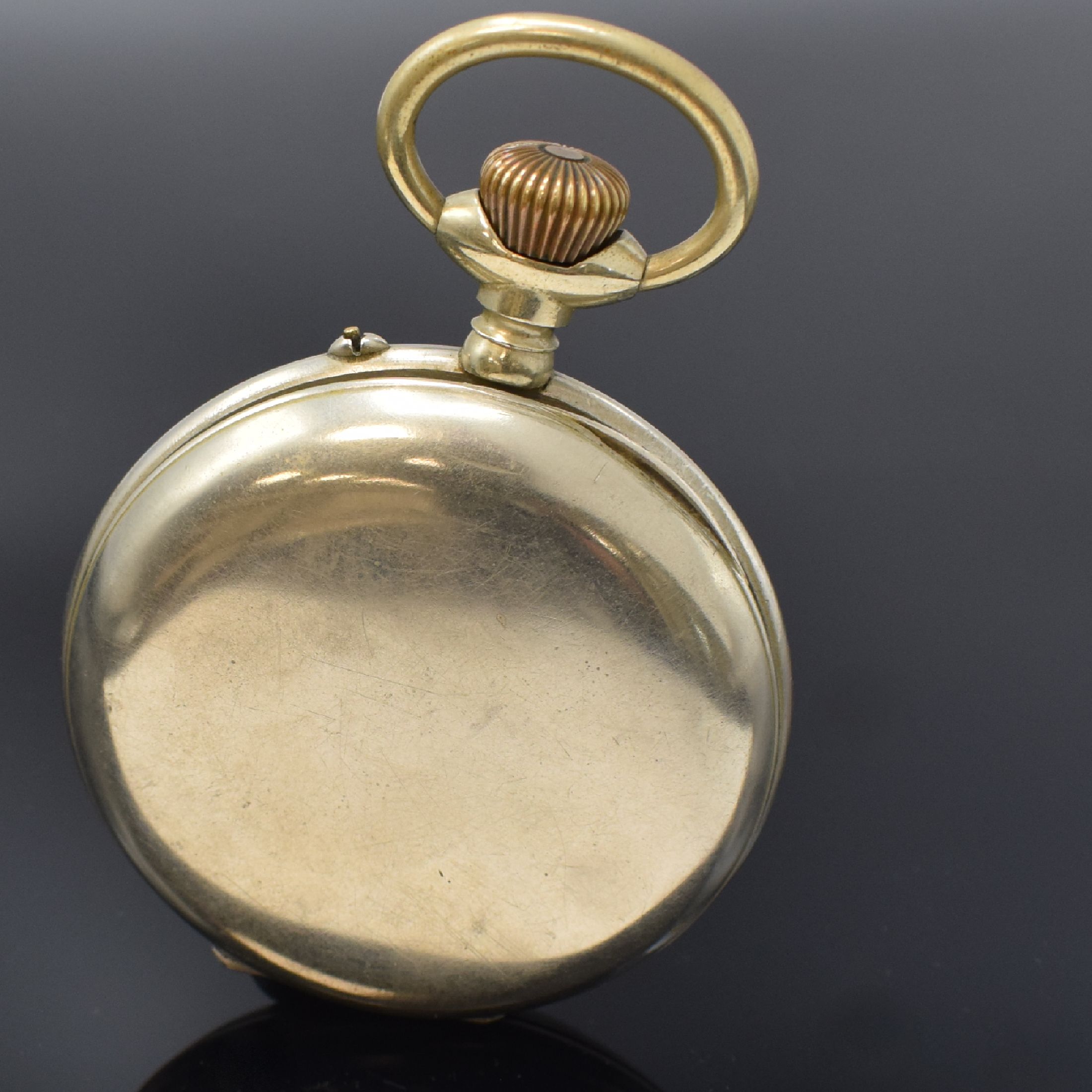 Detail b: Große Taschenuhr in Nickel mit Vollkalender, Schweiz um 1900, offenes Gehäuse, Metallzifferbl. m. Vollkalenderanzeige altersbed. pat. bzw. fl., ...