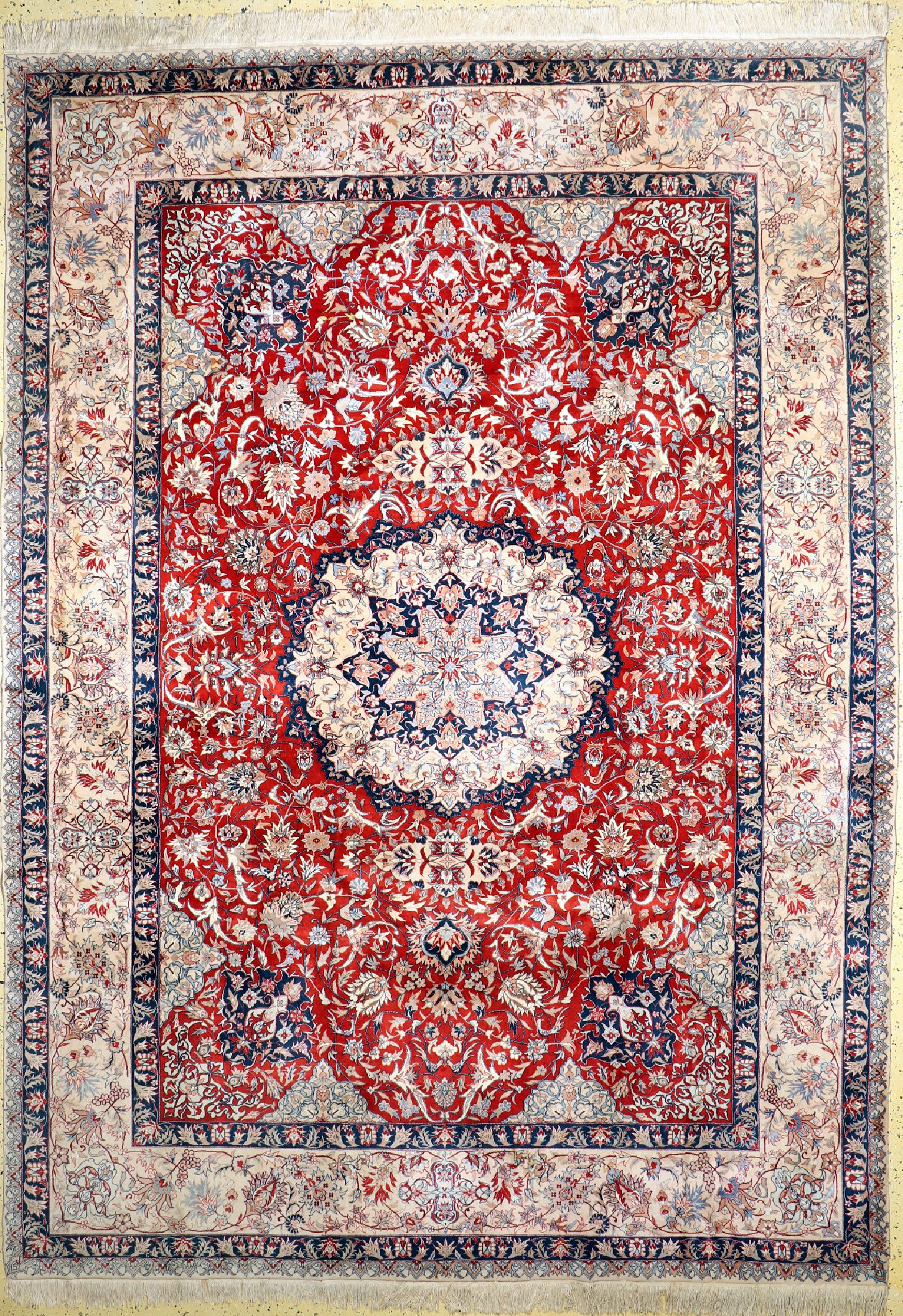 Esfahan fein, China, ca. 50 Jahre, Korkwolle auf Baumwolle, ca. 356 x 256 cm, EHZ: 2(fleckig)