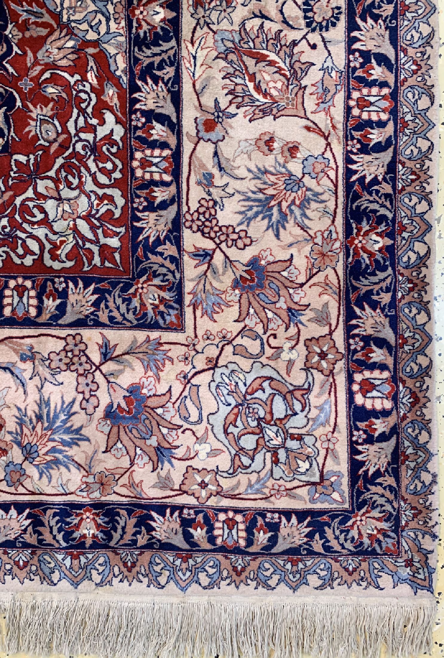 Detail a: Esfahan fein, China, ca. 50 Jahre, Korkwolle auf Baumwolle, ca. 356 x 256 cm, EHZ: 2(fleckig)