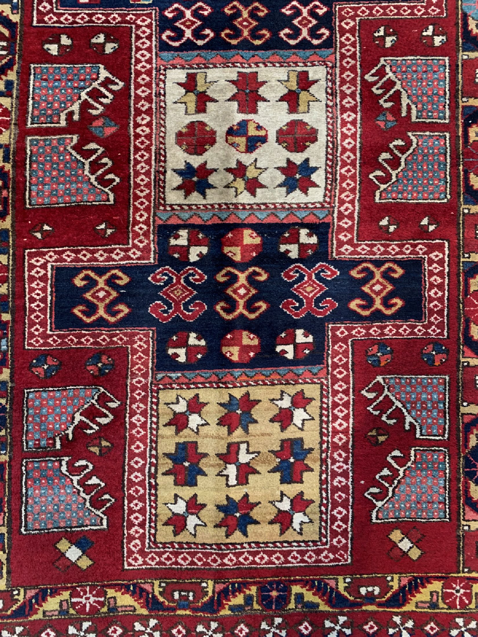 Detail b: Meschgin alt, Persien, um 1960, Wolle auf Baumwolle, ca. 306 x 145 cm, EHZ: 2
