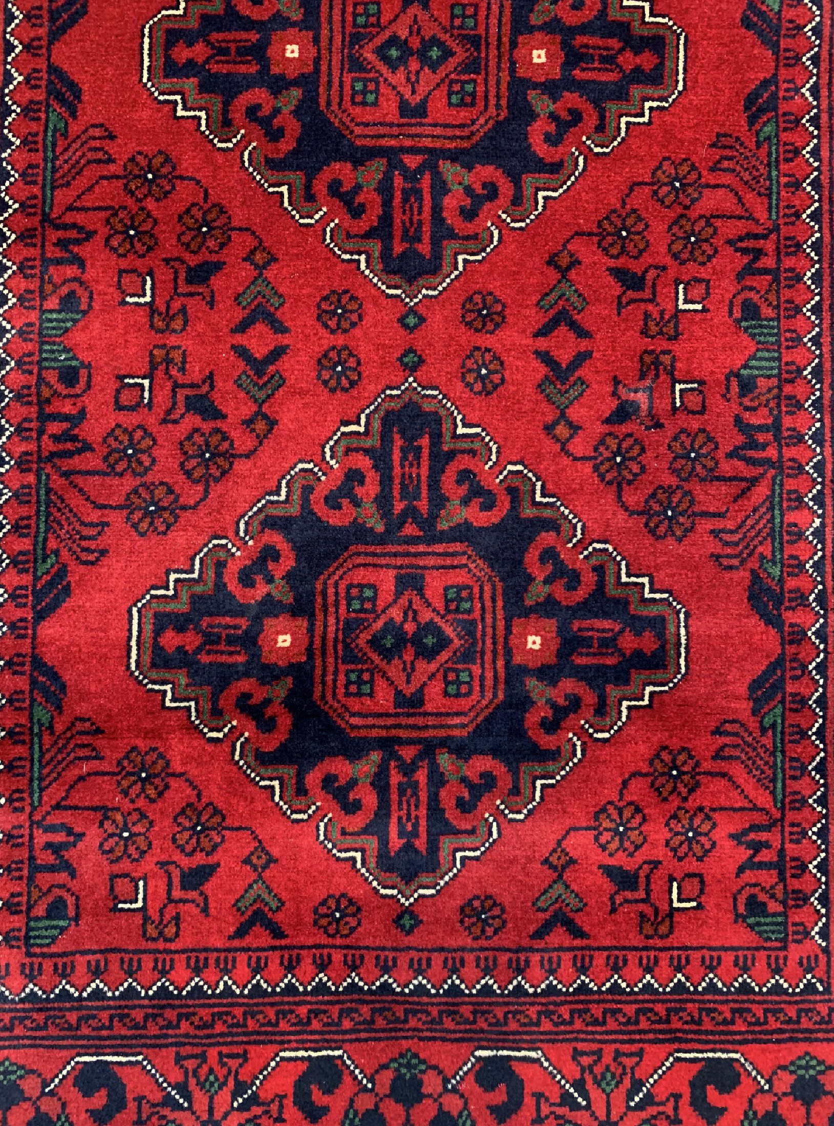 Detail b: Khalmohammadi fein, Afghanistan, ca. 30 Jahre, Korkwolle auf Wille, ca. 214 x 95 cm, EHZ: 1-2