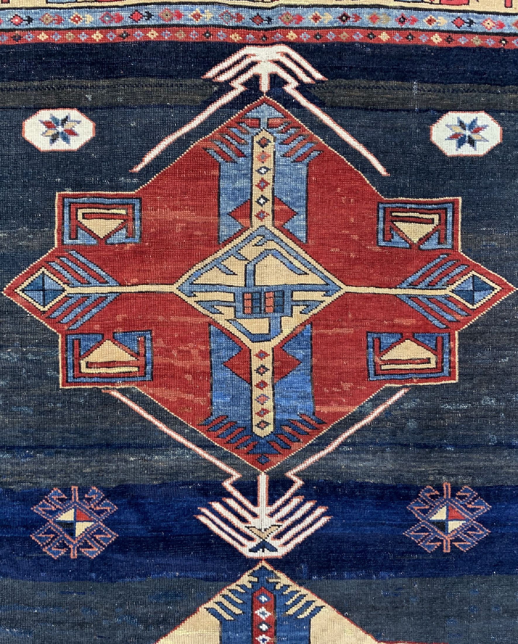 Detail c: Antiker Kazak, Kaukasus, 19.Jhd, Wolle auf Wolle, ca. 165 x 125 cm, EHZ: 3