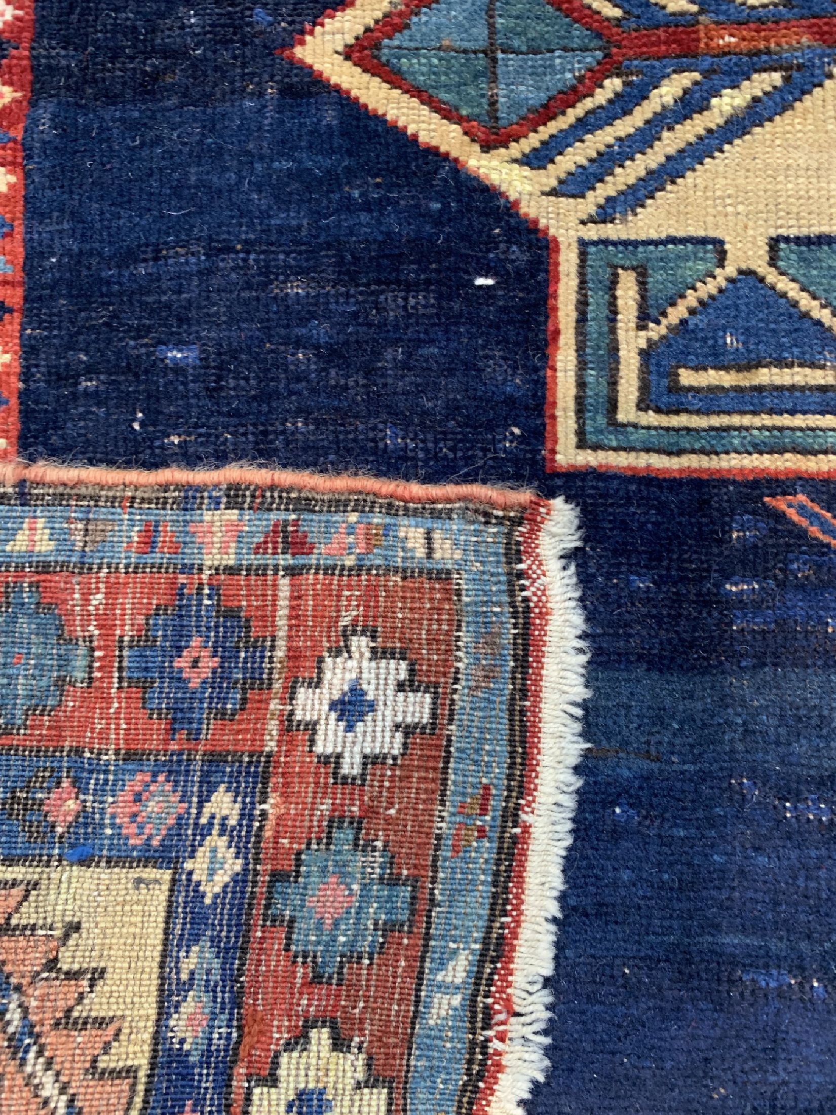Detail d: Antiker Kazak, Kaukasus, 19.Jhd, Wolle auf Wolle, ca. 165 x 125 cm, EHZ: 3