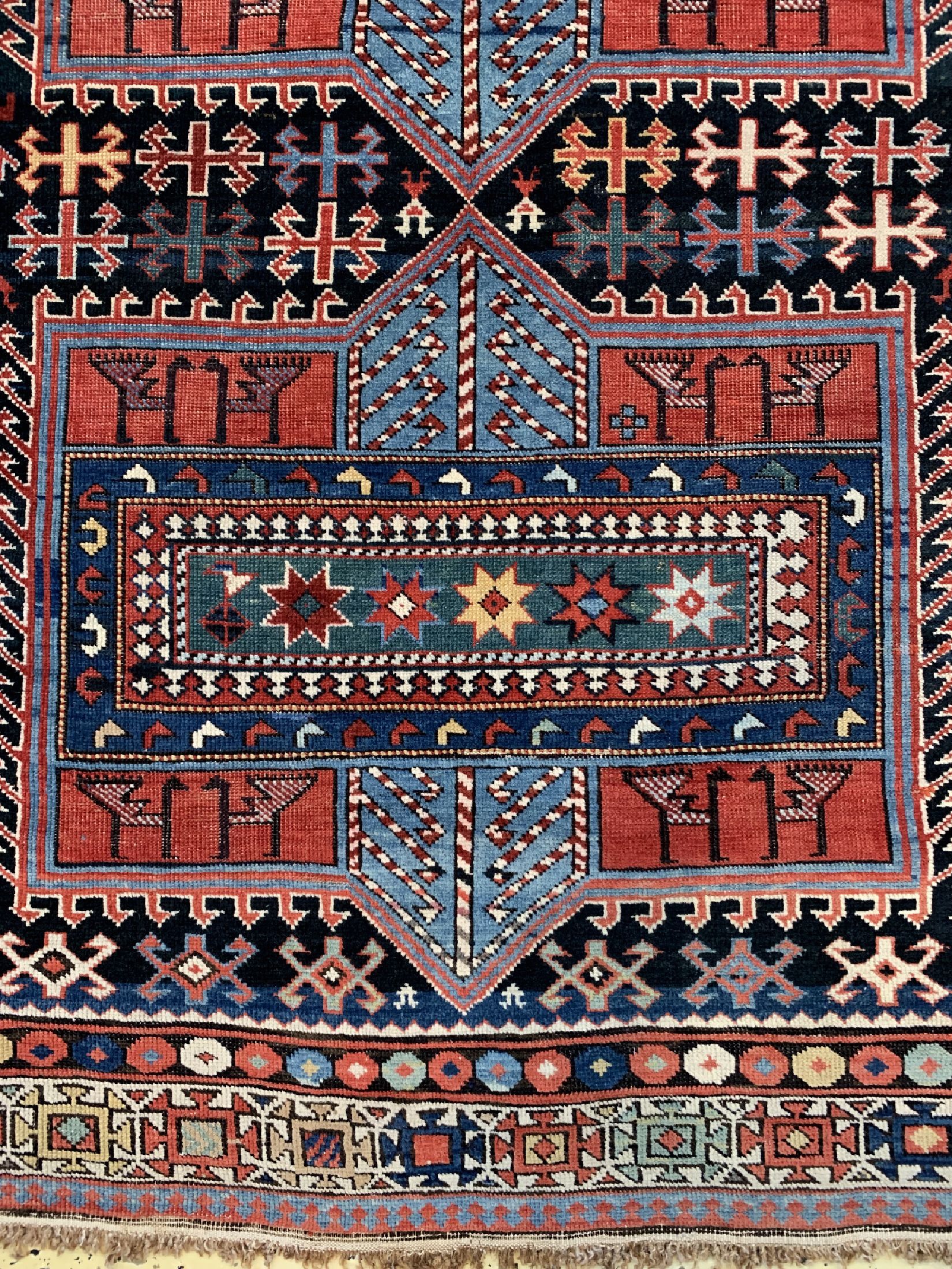 Detail a: Antiker Schirwan, Kaukasus, 19.Jhd, Wolle auf Wolle, ca. 150 x 117 cm, EHZ: 2-3