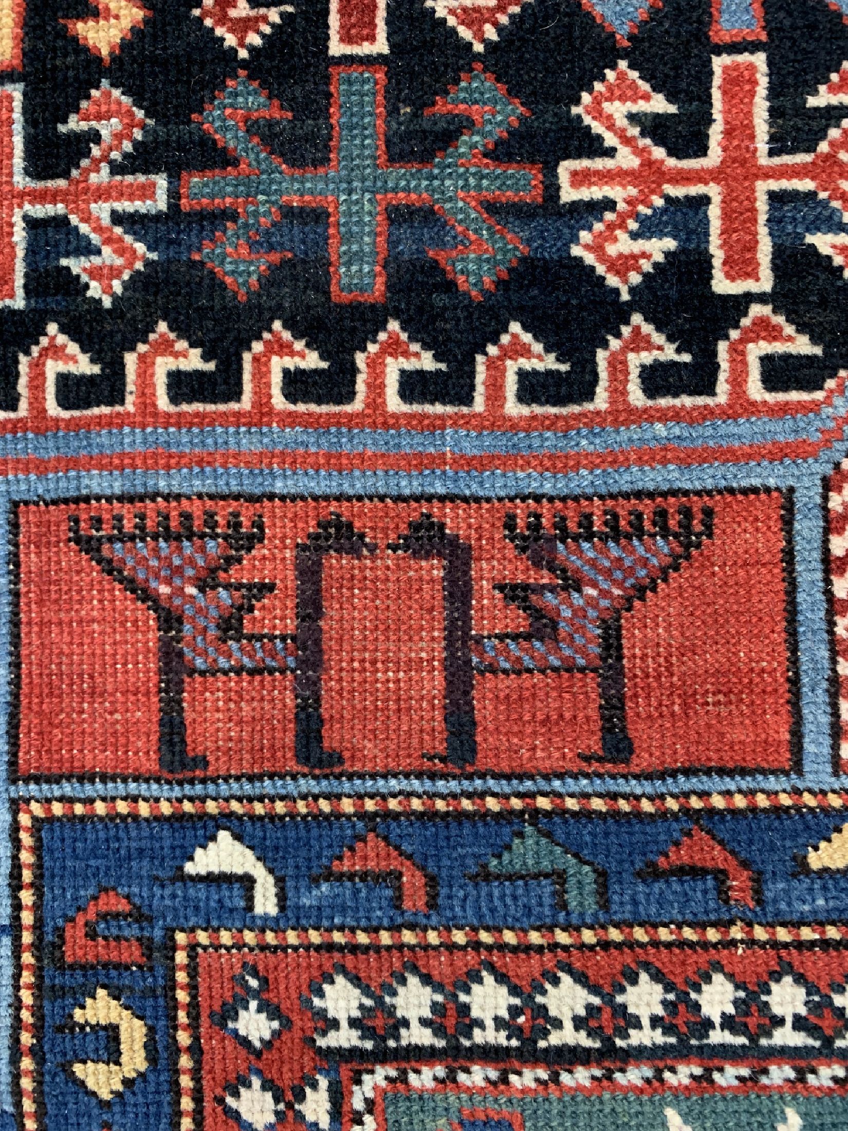 Detail c: Antiker Schirwan, Kaukasus, 19.Jhd, Wolle auf Wolle, ca. 150 x 117 cm, EHZ: 2-3