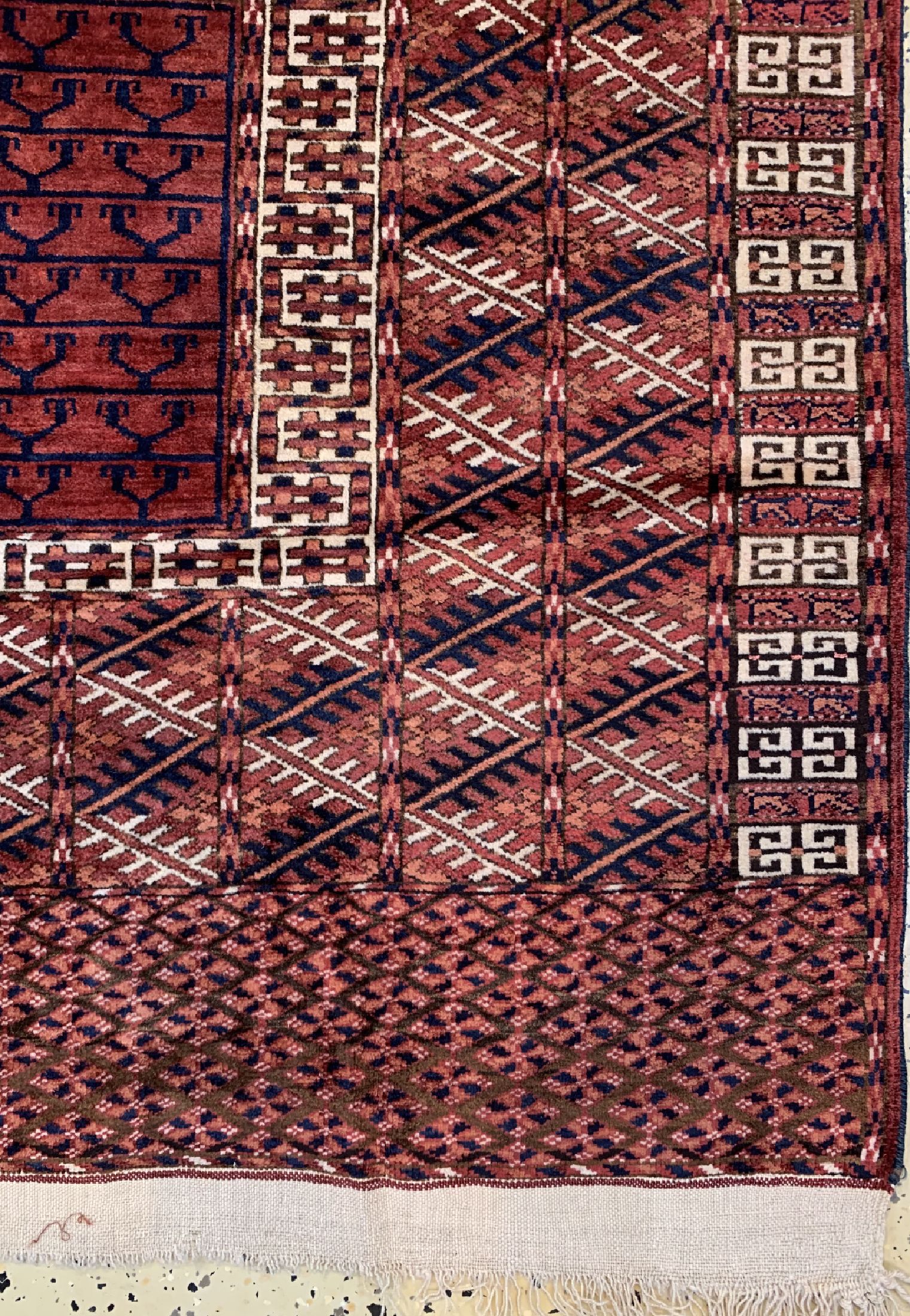 Detail a: Tekke Engsi antik, Turkmenistan, um 1900, Wolle auf Wolle, ca. 150 x 135 cm, EHZ: 2(Restauriert)