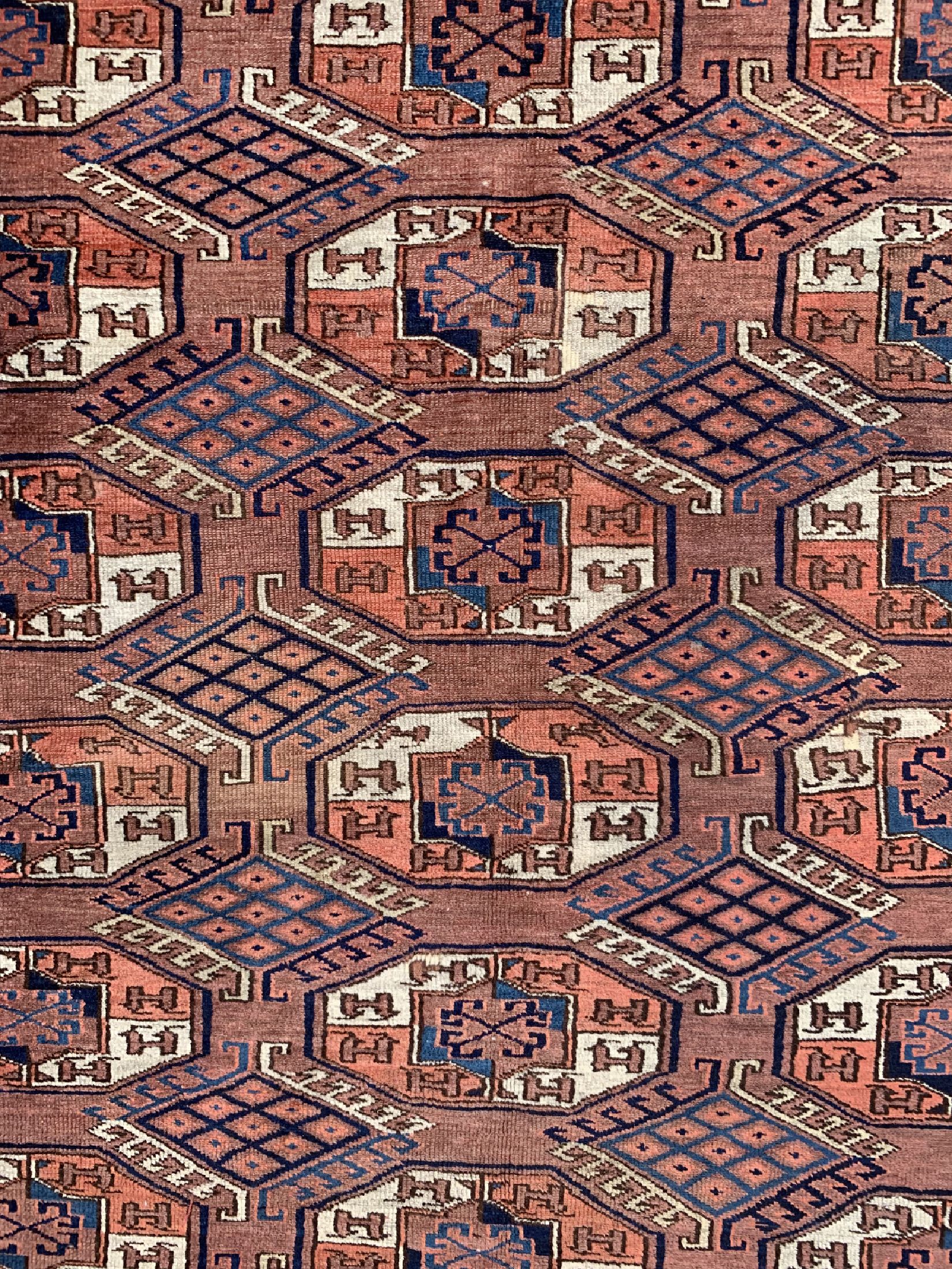 Detail c: Tekke Hauptteppich antik, Turkmenistan, 19.Jhd, Wolle auf Wolle, ca. 303 x 185 cm, EHZ: 2