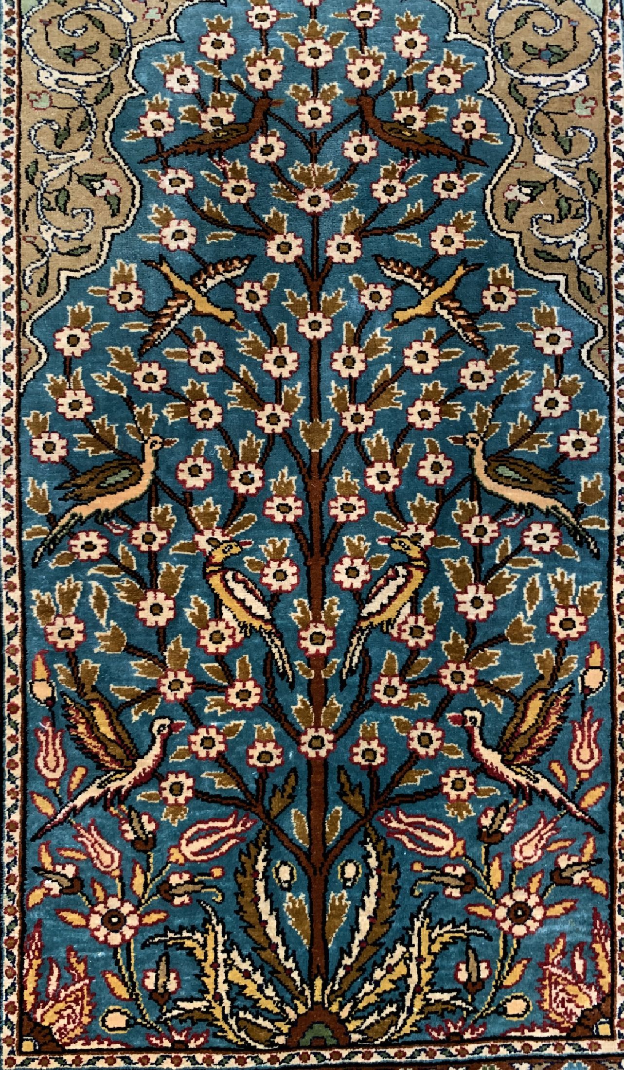 Detail b: Kayseri Seide, Türkei, um 1970, reine Naturseide, ca. 90 x 62 cm, EHZ: 1