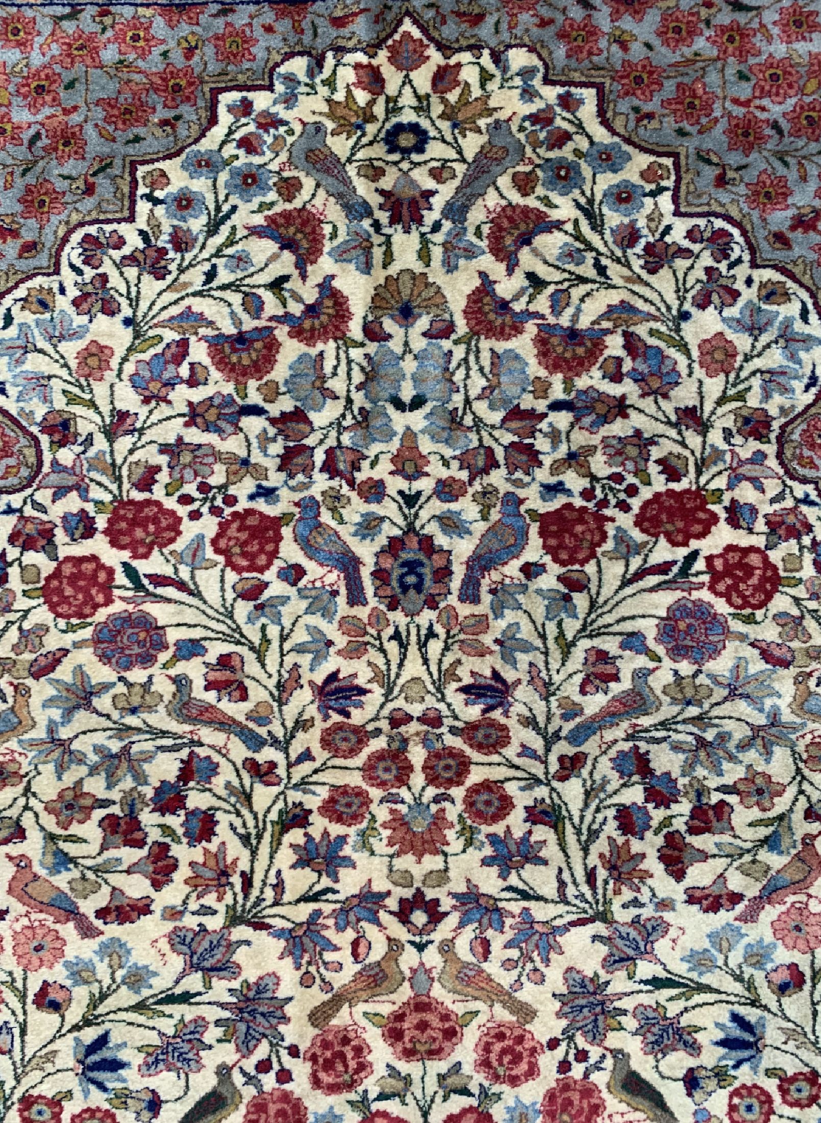 Detail c: Keschan Kork, China, ca. 40 Jahre, Korkwolle auf Baumwolle, ca. 170 x 124 cm, Mottenfraß , EHZ: 3