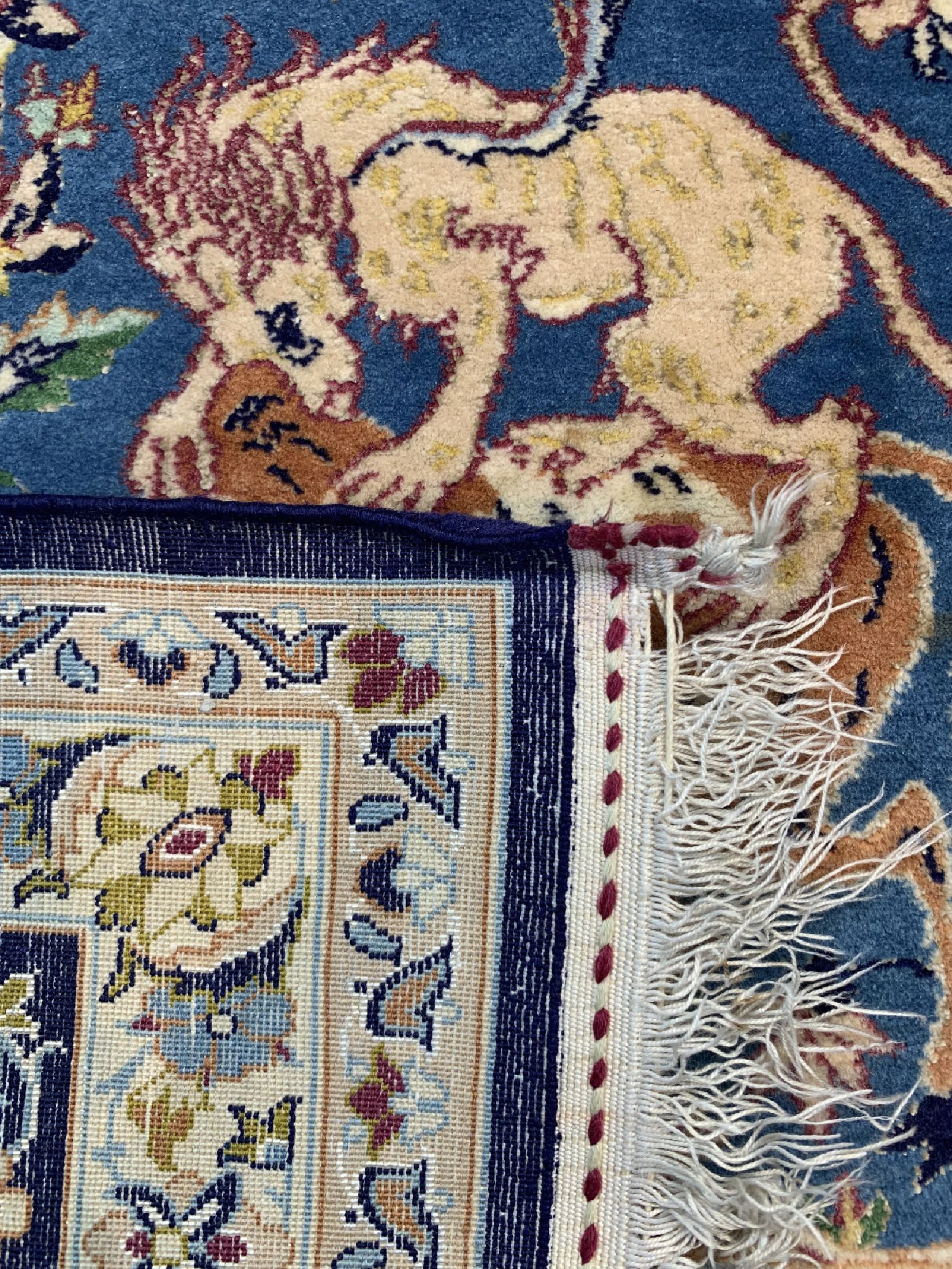 Detail e: Esfahan fein, Persien, um 1950, Korkwolle mit und auf Seide, ca. 232 x 153 cm, ca. 1,0 Mio. Kn/qm, EHZ: 1-2