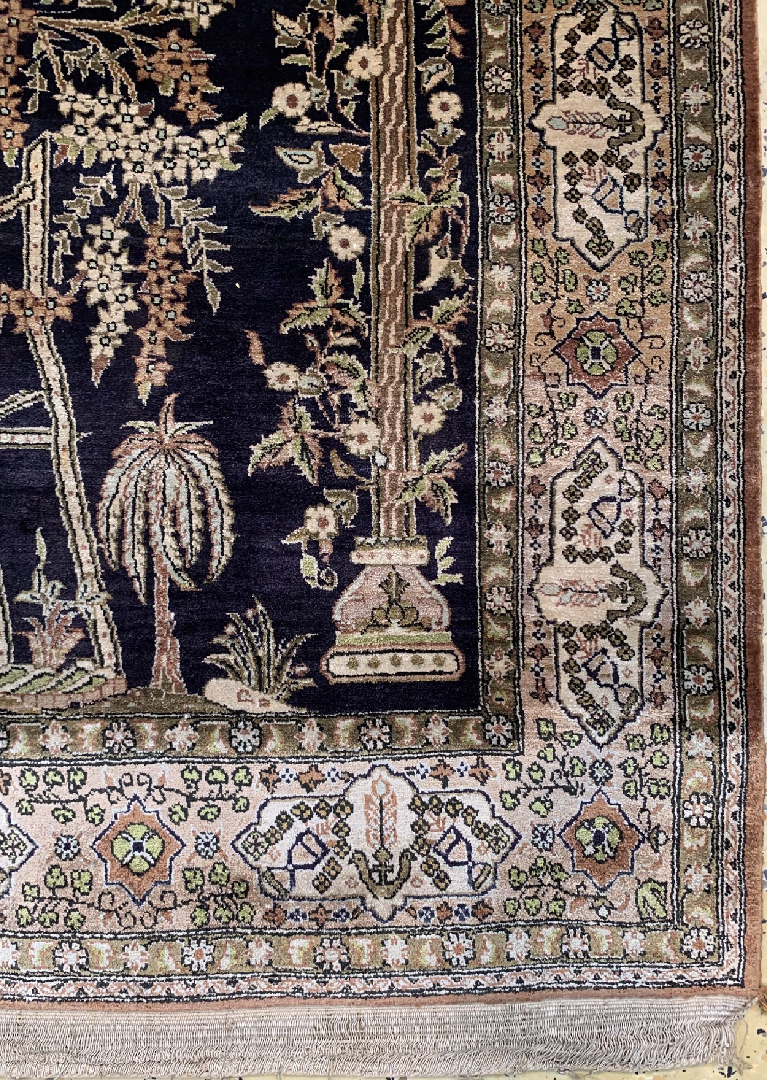 Detail a: Ghom Seide alt, Persien, um 1960, reine Naturseide, ca. 150 x 106 cm, EHZ: 1-2