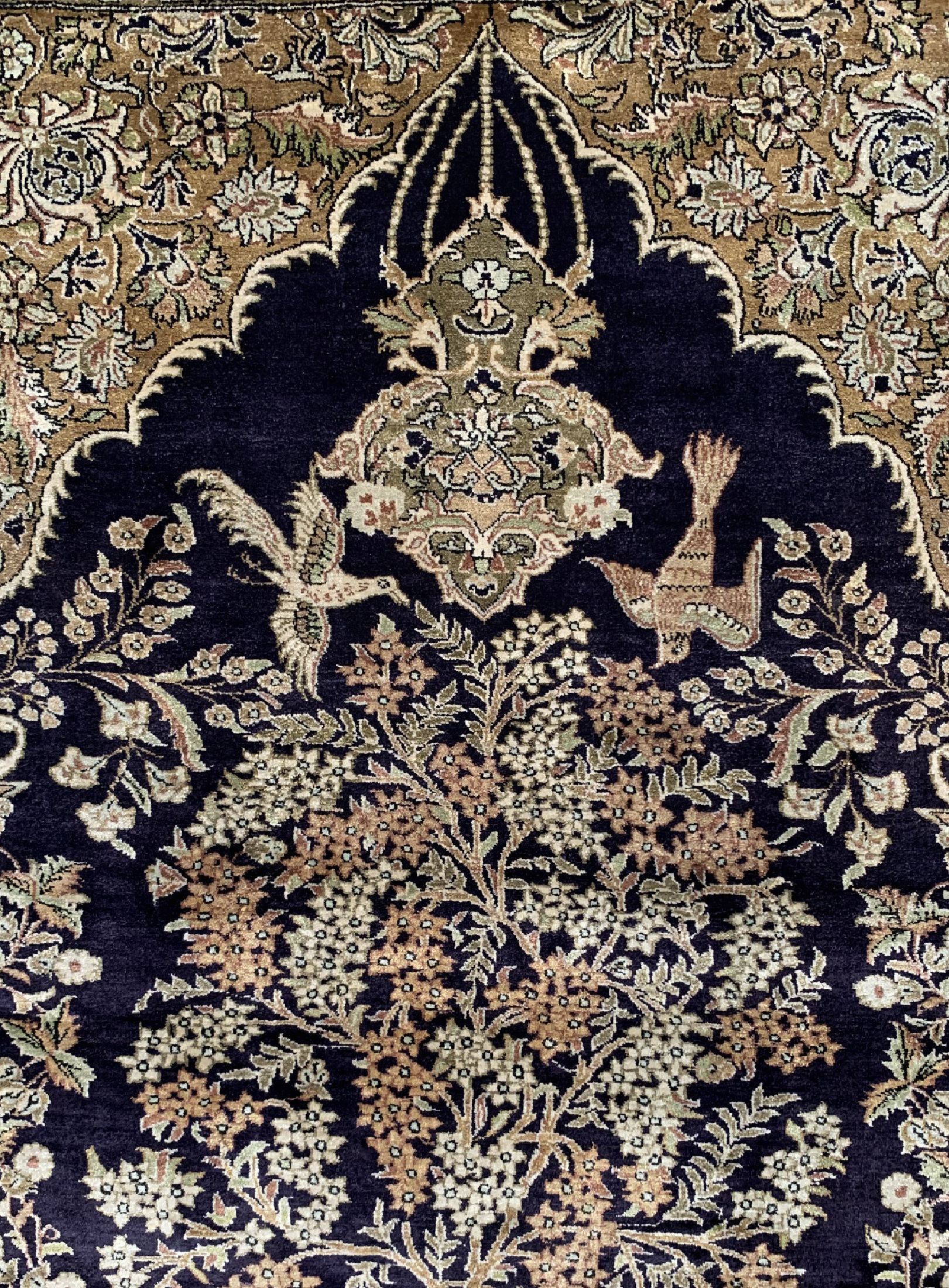 Detail c: Ghom Seide alt, Persien, um 1960, reine Naturseide, ca. 150 x 106 cm, EHZ: 1-2
