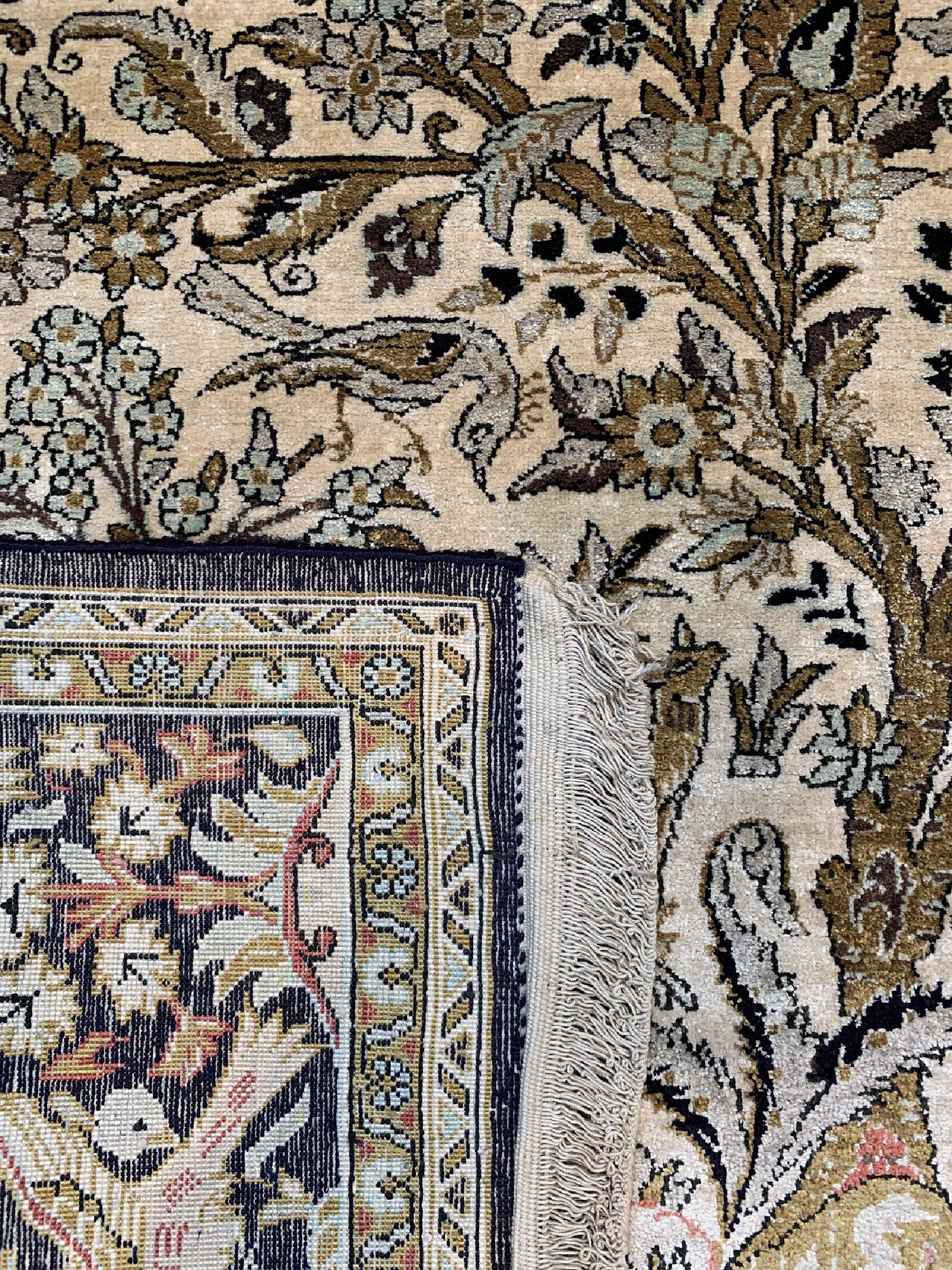 Detail d: Ghom Seide alt, Persien, um 1960, reine Naturseide, ca. 160 x 110 cm, EHZ: 1-2