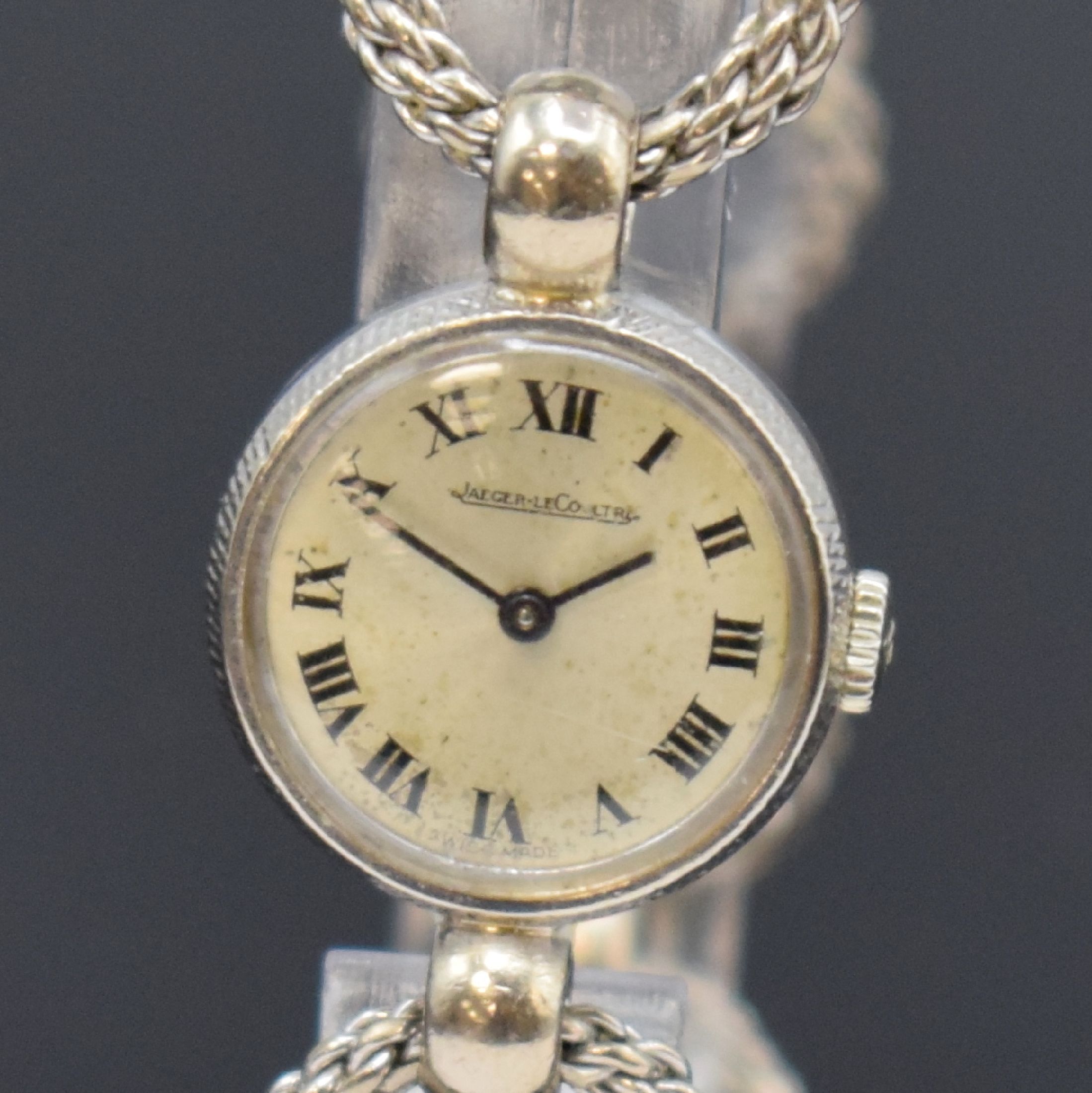 Detail a: Jaeger-LeCoultre ausgefallene Damenarmbanduhr in WG 750/000, Schweiz um 1970, Handaufzug, 2-teil. Gehäuse, Boden aufgedr., Ketten- Gliederband, ...
