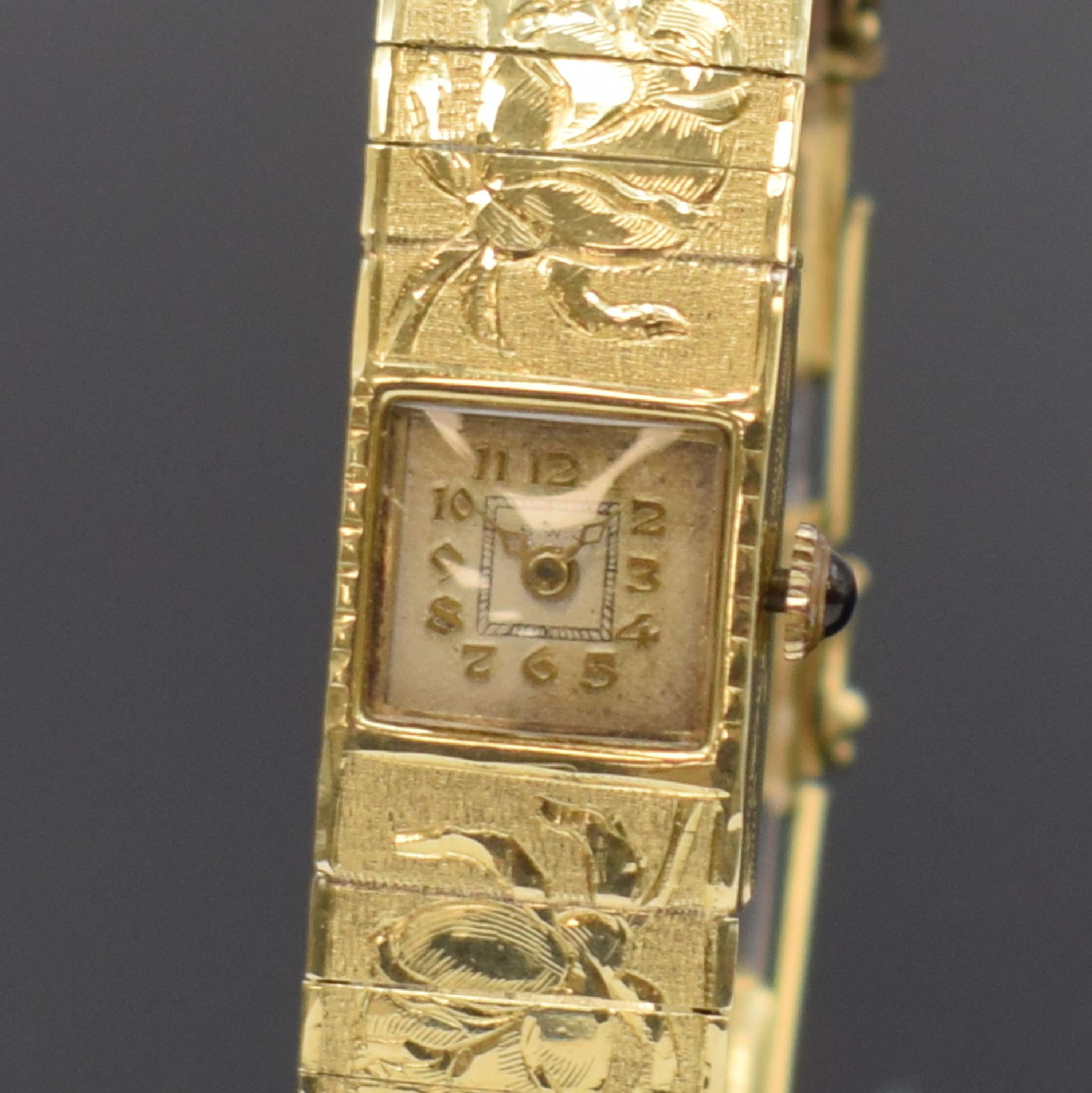 Detail a: BWC Damenarmbanduhr in GG 585/000 mit Goldband, Schweiz um 1920, 2-teil. Gehäuse, aufgedr. Scharnierboden, floral graviertes Band in GG 585/000, ...