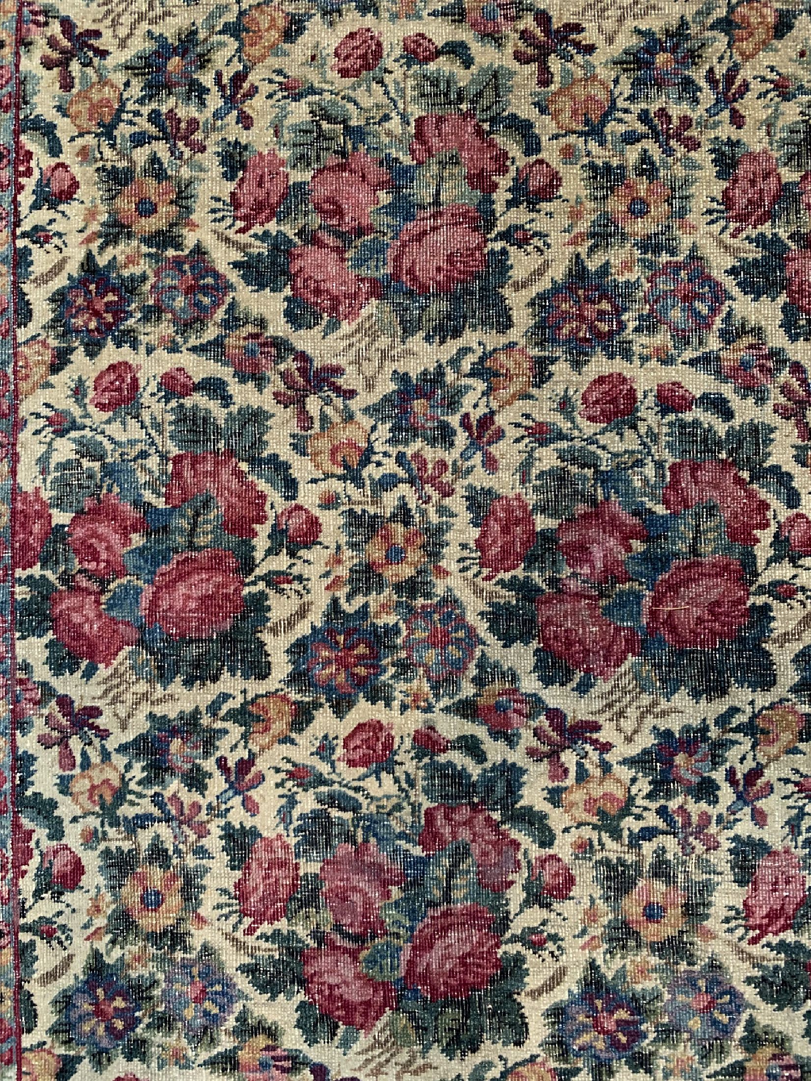 Detail a: Antiker Kerman Persien, signiert(Ostad Hossein Kermani), datiert 1294(1873), Wolle auf Baumwolle, ca. 210 x 130 cm, EHZ: 3(stellenweise ...