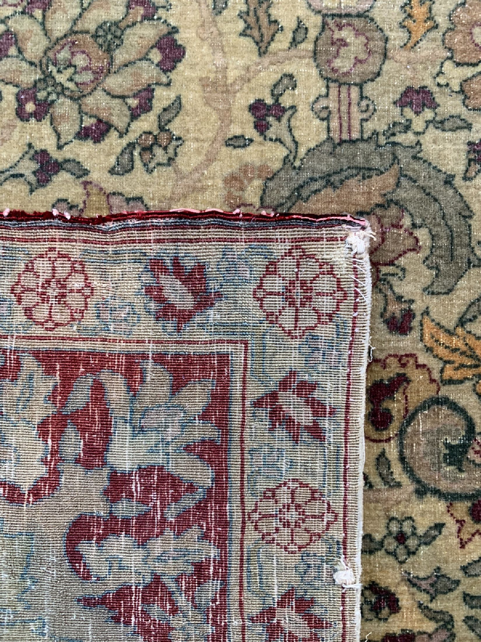 Detail d: Seltener antiker Feshane/Kumkapi , Tükei, 19.Jhd, Korkwolle mit und auf Seide, ca. 202 x 122 cm, ca. 1,4 Mio. Kn/qm, EHZ: 2
