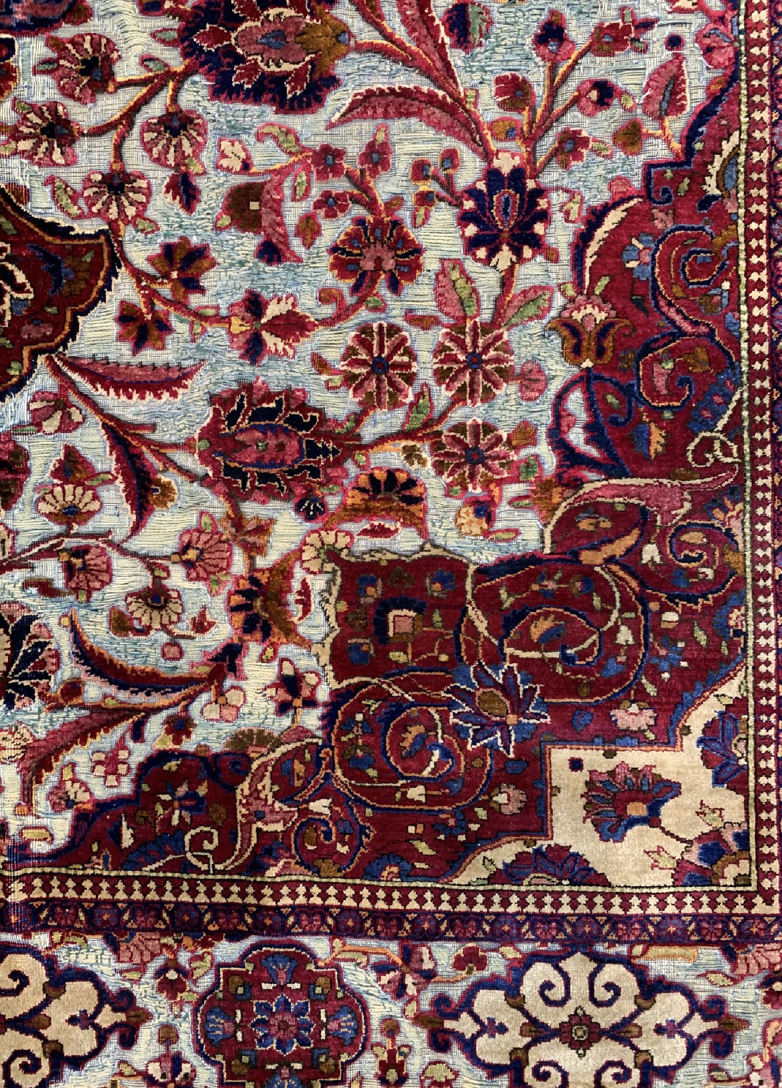 Detail a: Keschan Seide"Souf", antik, Persien, um 1900, reine Naturseide, ca. 200 x 138 cm, EHZ:2, (Souf stellenweise restauriert).
