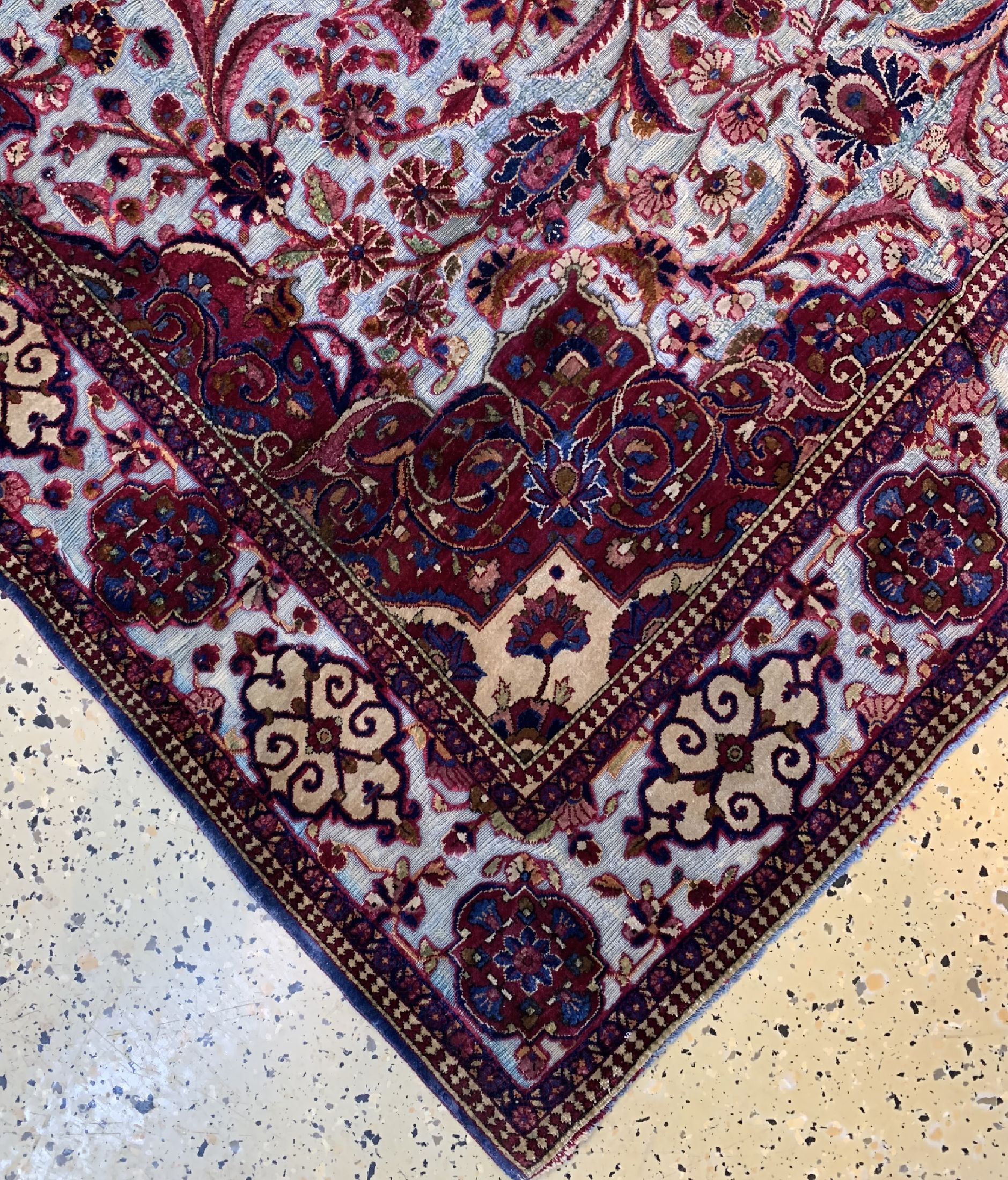 Detail c: Keschan Seide"Souf", antik, Persien, um 1900, reine Naturseide, ca. 200 x 138 cm, EHZ:2, (Souf stellenweise restauriert).