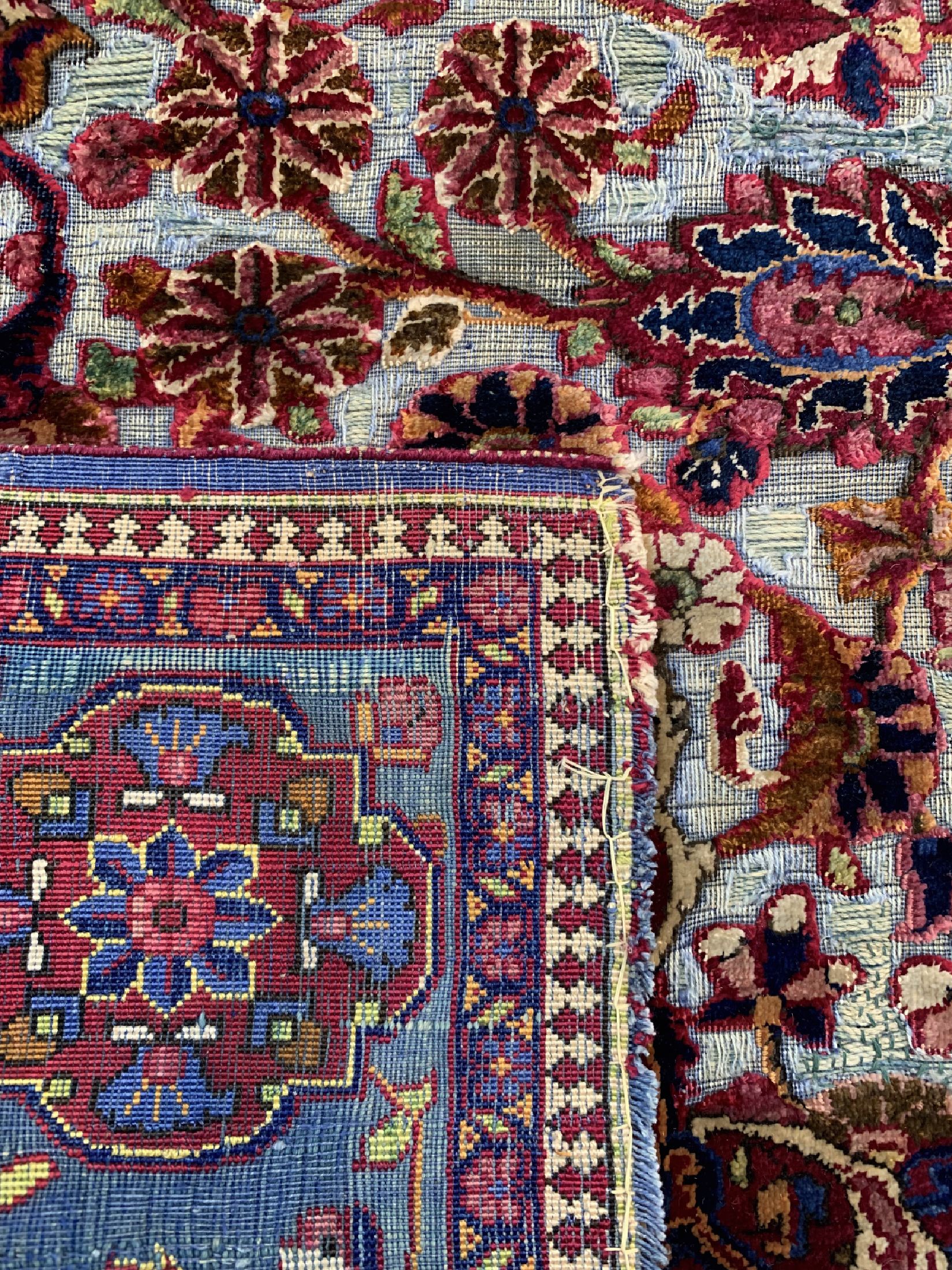 Detail e: Keschan Seide"Souf", antik, Persien, um 1900, reine Naturseide, ca. 200 x 138 cm, EHZ:2, (Souf stellenweise restauriert).