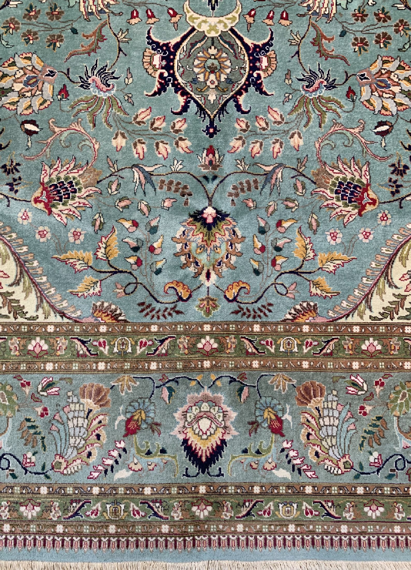 Detail b: Täbriz fein(40 Raj), Persien, um 1950, Korkwolle auf Baumwolle, ca. 385 x 290 cm, gereinigt, EHZ: 2