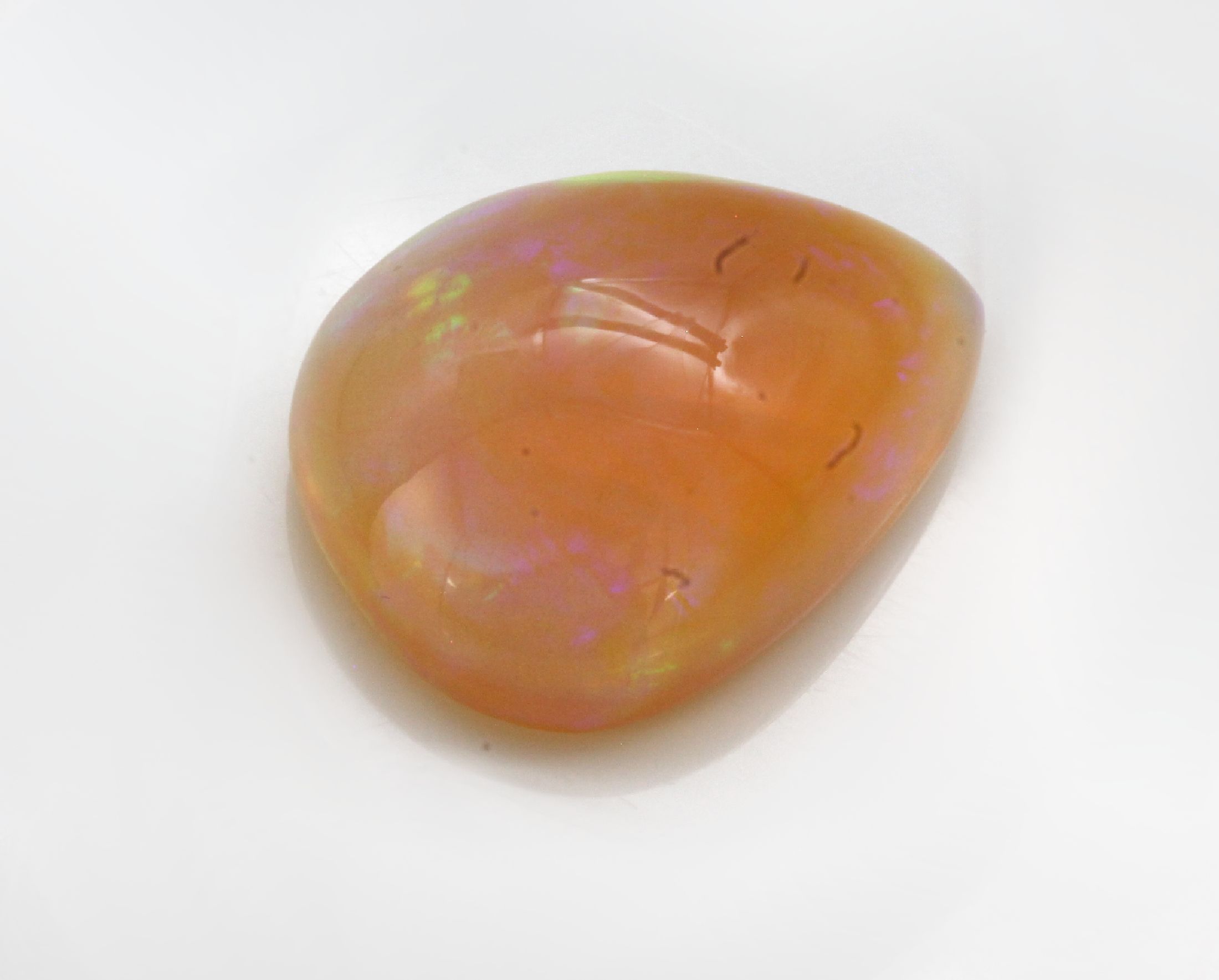 Detail a: Lot 3 lose Opale, zus. ca. 59.15 ct, 1 x tropfenförmiger Cabochon, ca. 14.61 ct; 1 x tropfenförmiger Cabochon, ca. 35.95 ct; 1 x tropfenförmiger ...