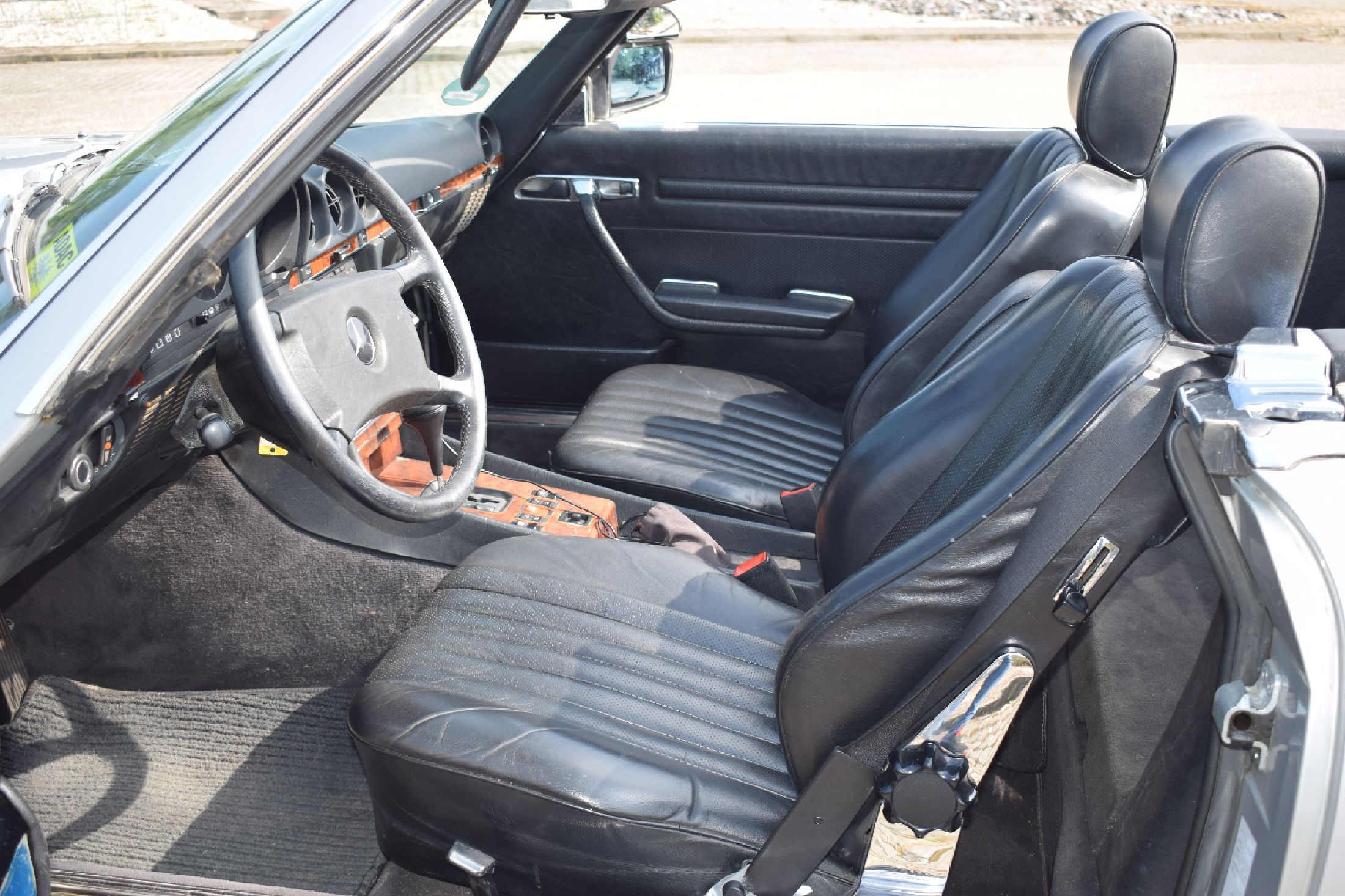 Detail c: Mercedes-Benz 300 SL, EZ 10/1986, Fahrgestellnummer: WDB1070411A055535, deutsche Erstauslieferung, 2. Hand, Laufleistung ca. 182.500 km abgelesen, HU ...