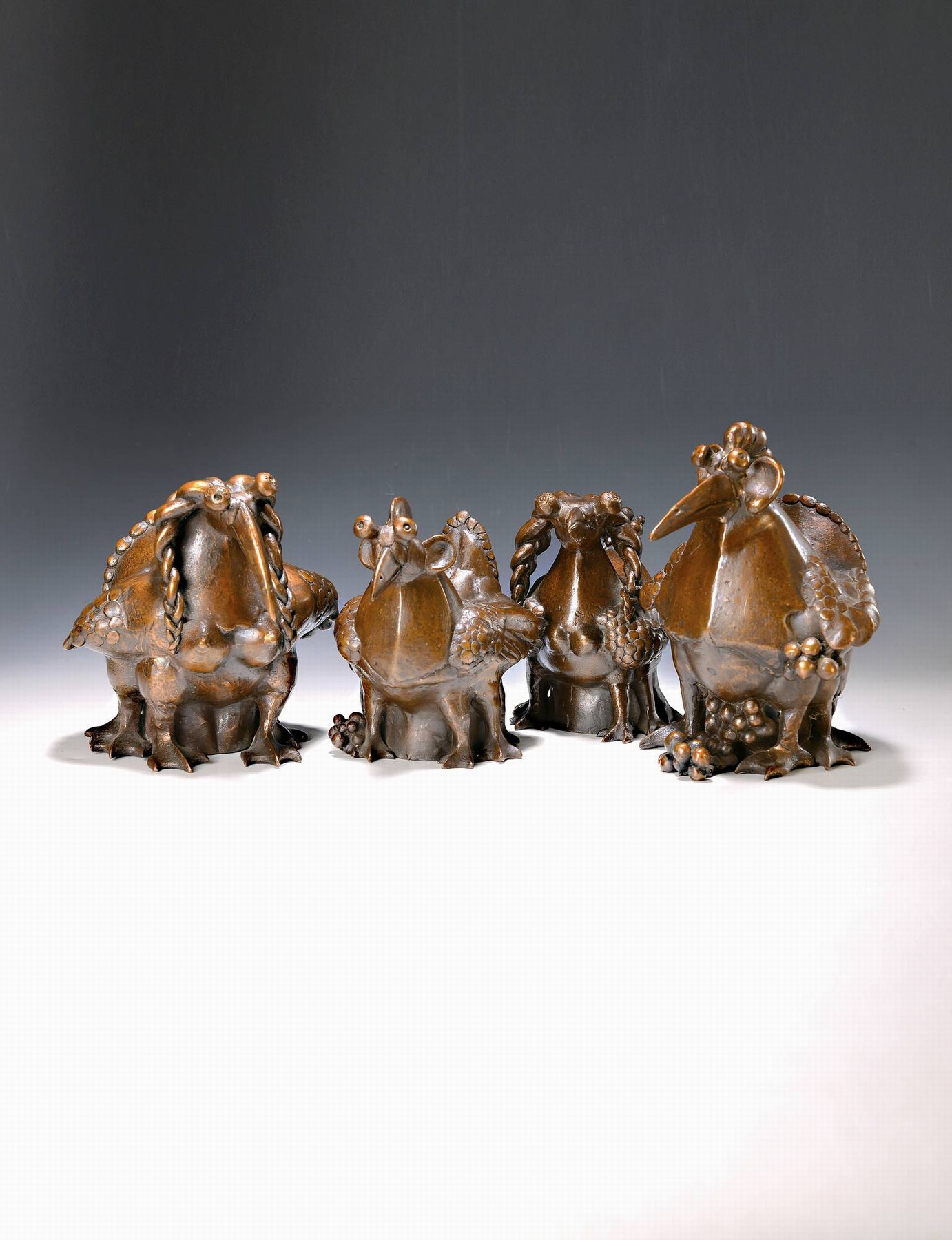 Gernot Rumpf, geb. 1941 Kaiserslautern, Elwedritsche-Familie, vier Bronzen, alle signiert und dat. 1985, Vater num. 7/25, H. ca. 25cm, Mutter num. ...