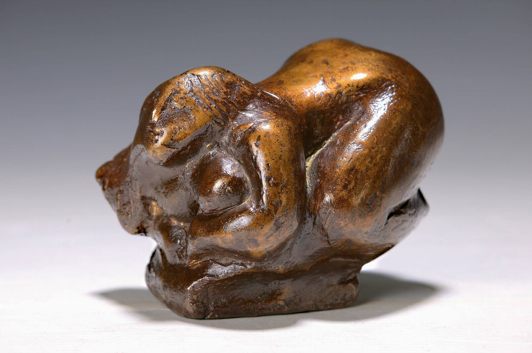 Gernot Rumpf, geb. 1941 Kaiserslautern, Knieende Frau, Bronze, monogr. und mit Gießerstempel Strehle, H. ca. 8cm