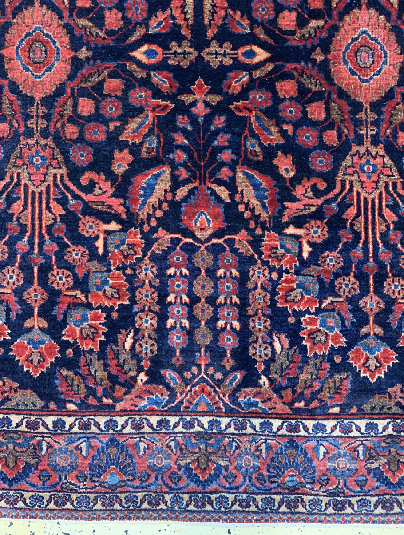 Detail b: Antiker Sarogh Farahan, Persien, um 1900, Wolle auf Baumwolle, ca. 203 x 124 cm, EHZ: 3(Morsch)