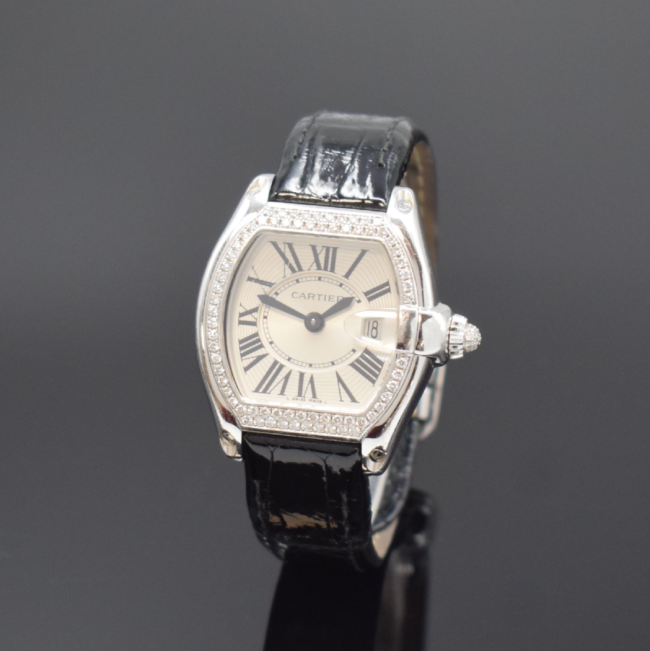 CARTIER Roadster Damenarmbanduhr in WG 750/000 Referenz 2723 mit Diamanten, Schweiz um 2008, quarz, massives 2-teil. Gehäuse, Boden 4-fach verschr., ...