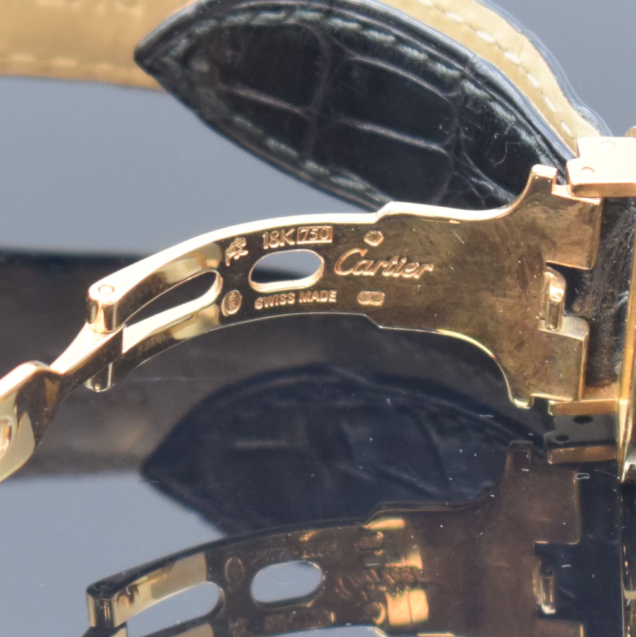 Detail b: CARTIER Pasha Damenarmbanduhr in GG 750/000 Referenz 2811 mit Diamanten, Schweiz um 2005, quarz, 2-teil. Gehäuse, Boden 8-fach verschr., Lünette u. ...