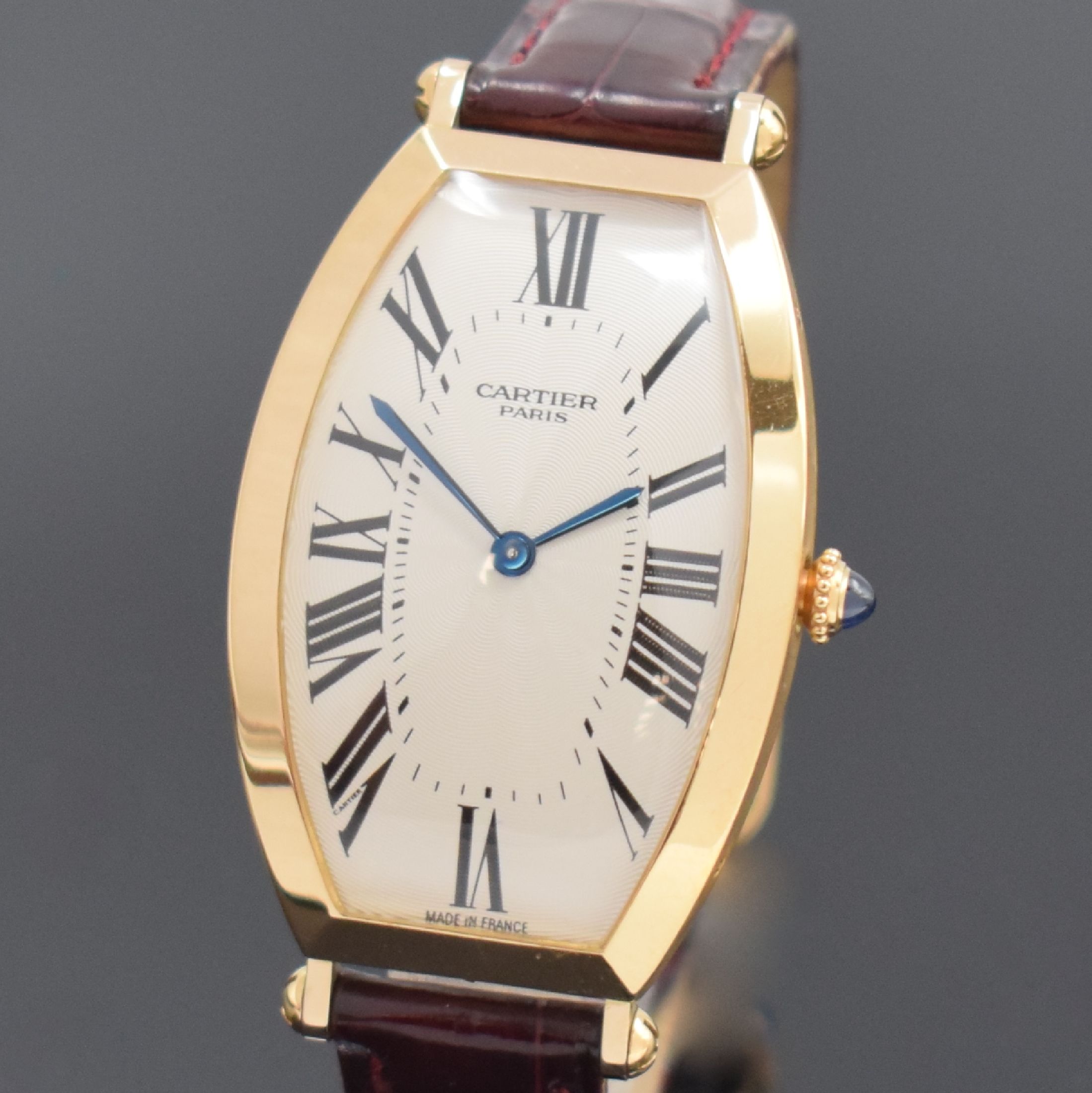 Detail a: CARTIER Paris Collection Prive - Tonneau Armbanduhr in RoseG 750/000 Referenz 2458 B, Schweiz um 2005, Handaufzug, gewölbtes 2- teil. Gehäuse ...