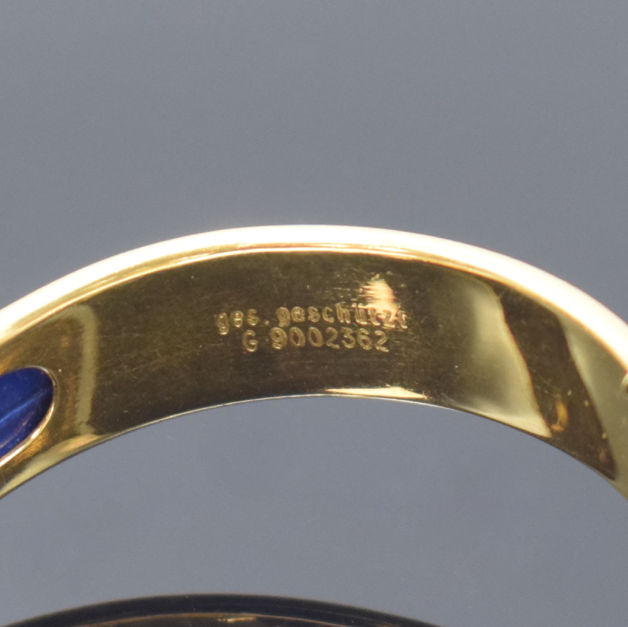 Detail c: CARTIER Paris seltene Damenarmbanduhr aus der Tortue Kollektion in GG 750/000 mit Diamantenbesatz, Frankreich/Schweiz um 1985, Handaufzug, 2-teil. ...