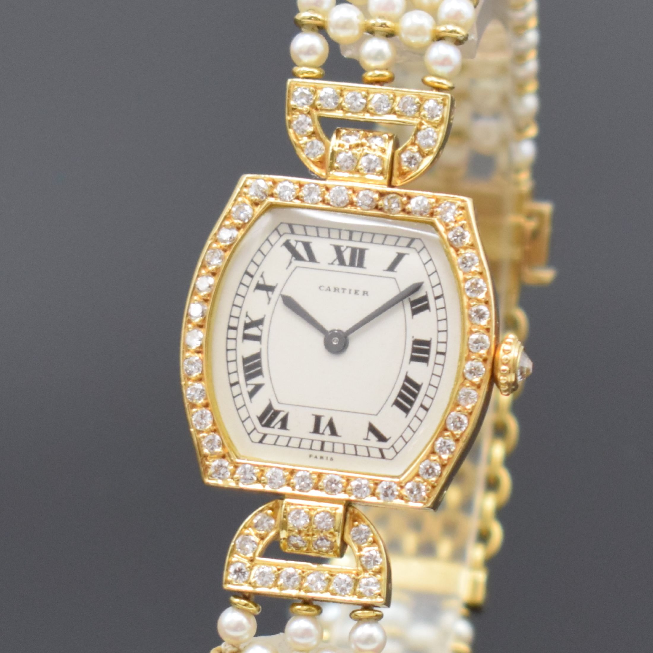 Detail a: CARTIER sehr seltene und ausgefallene Damenarmbanduhr in GG 750/000 mit Perlenband und Diamanten, Schweiz um 1985, Handaufzug, 2-teil. Gehäuse, ...
