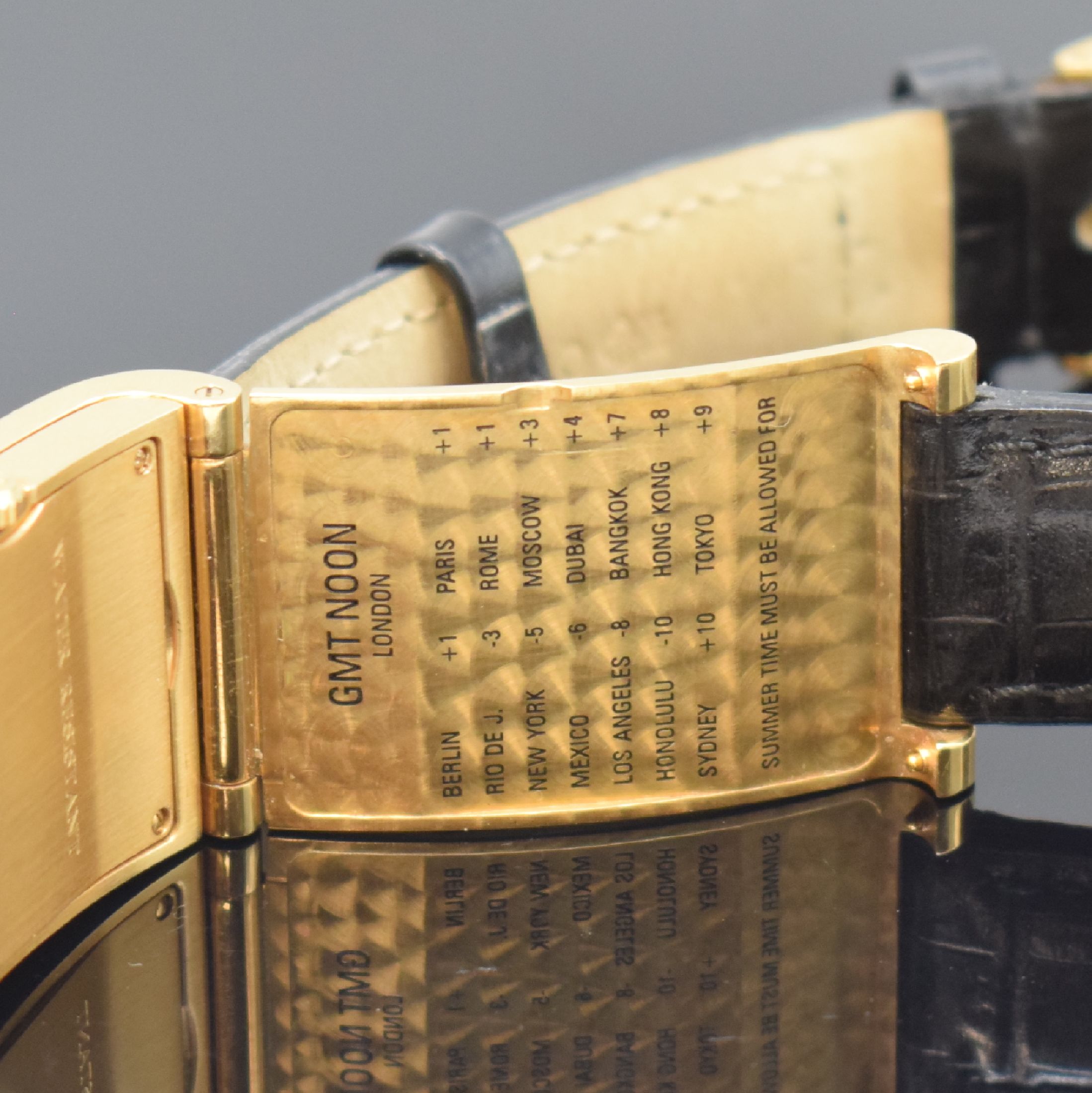 Detail f: CORUM Armbanduhr Serie Tabogan in GG 750/000 Referenz 64.151.56, Schweiz um 2000, quarz, orig. Lederband m. orig. GG 750/000 Dornschl., Oberteil zur ...