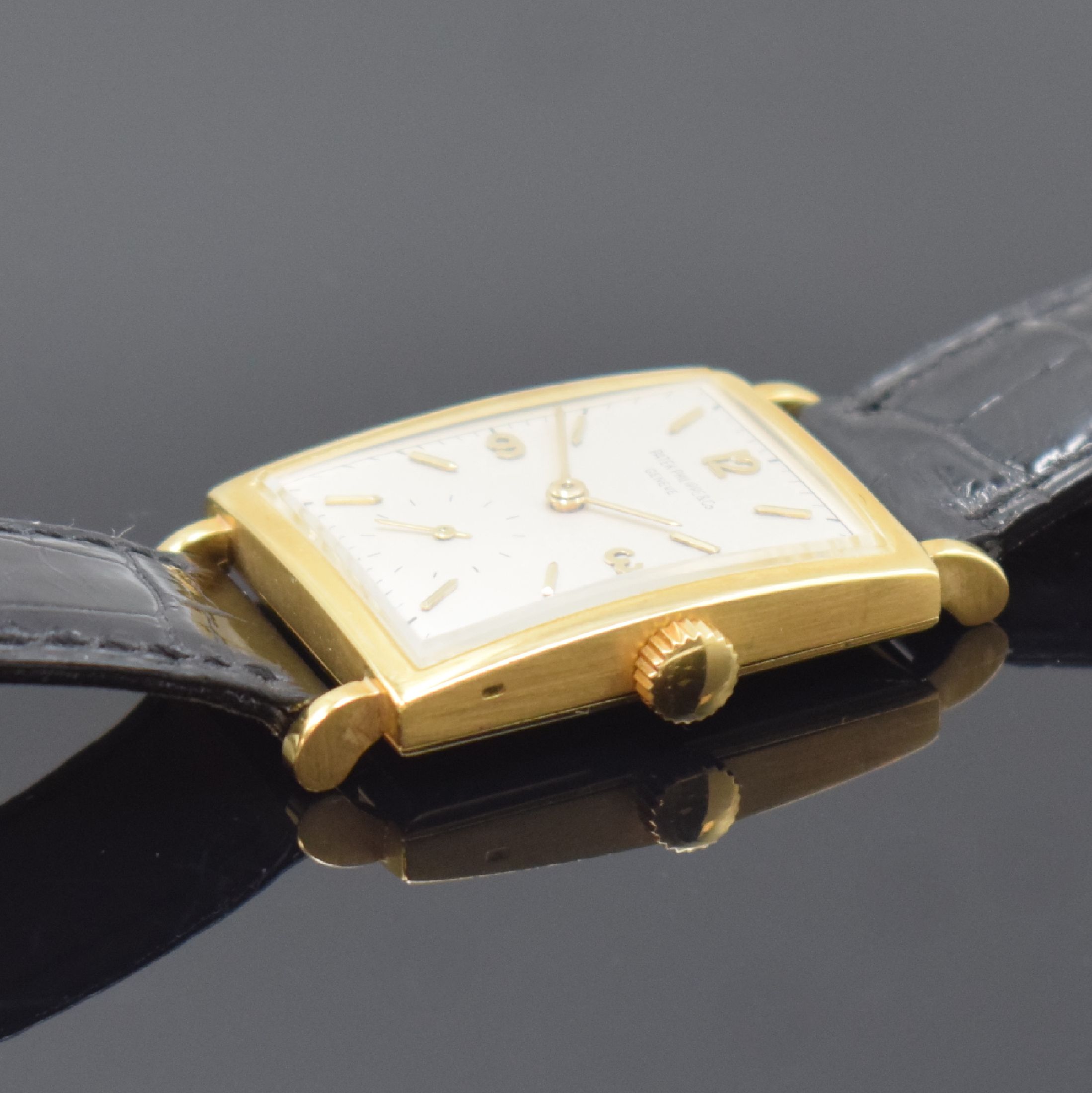 Detail c: PATEK PHILIPPE Armbanduhr in GG 750/000, Schweiz um 1945, Handaufzug, Boden gedr., orig. Patek Philippe Lederband m. GG 750/000 Dornschl., orig. ...