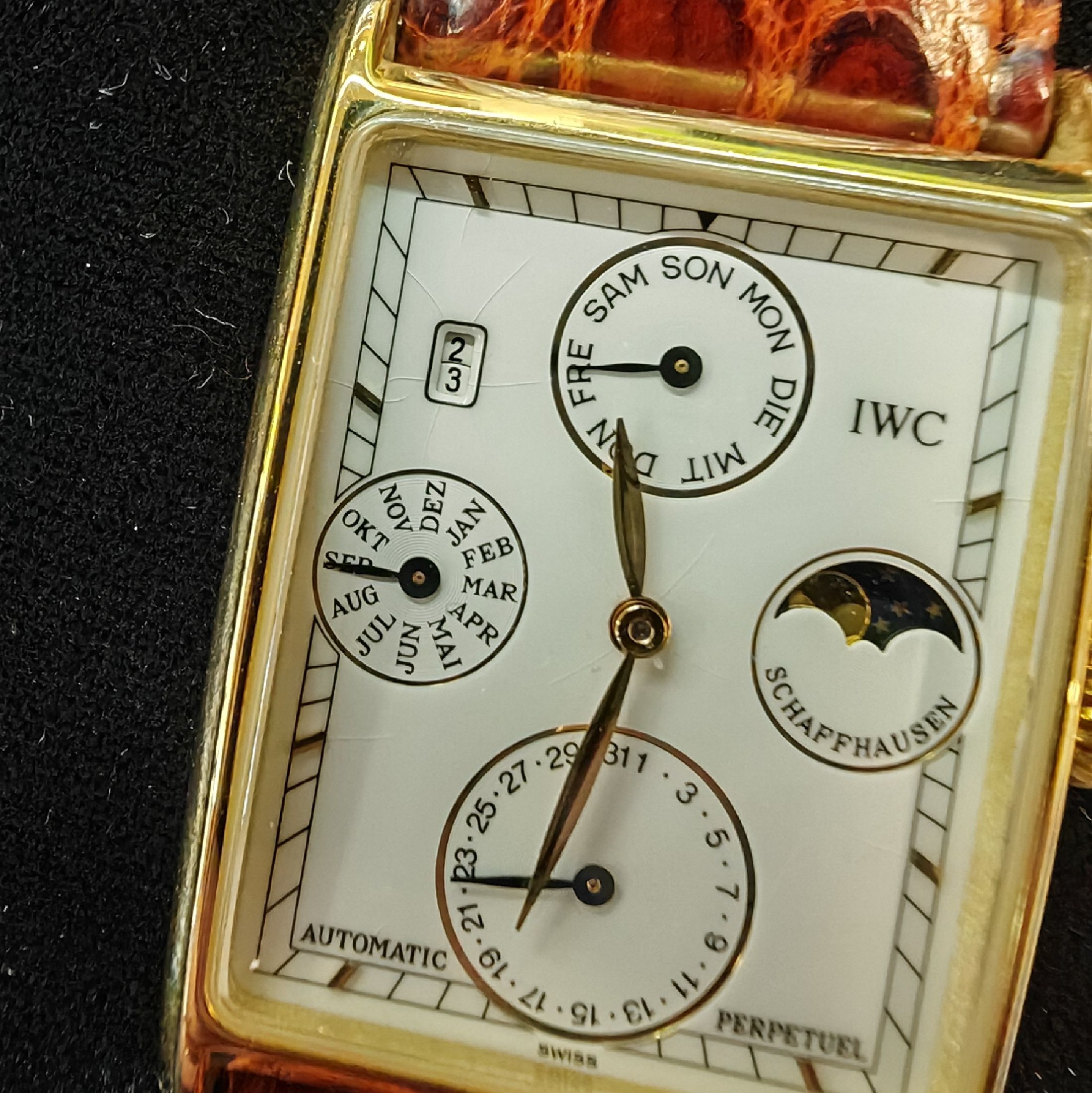 Detail i: IWC feine astronomische Herrenarmbanduhr mit ewigem Kalender Modell Novecento in GG 750/000 Referenz 3545, Schweiz um 1995, Automatik, orig. ...