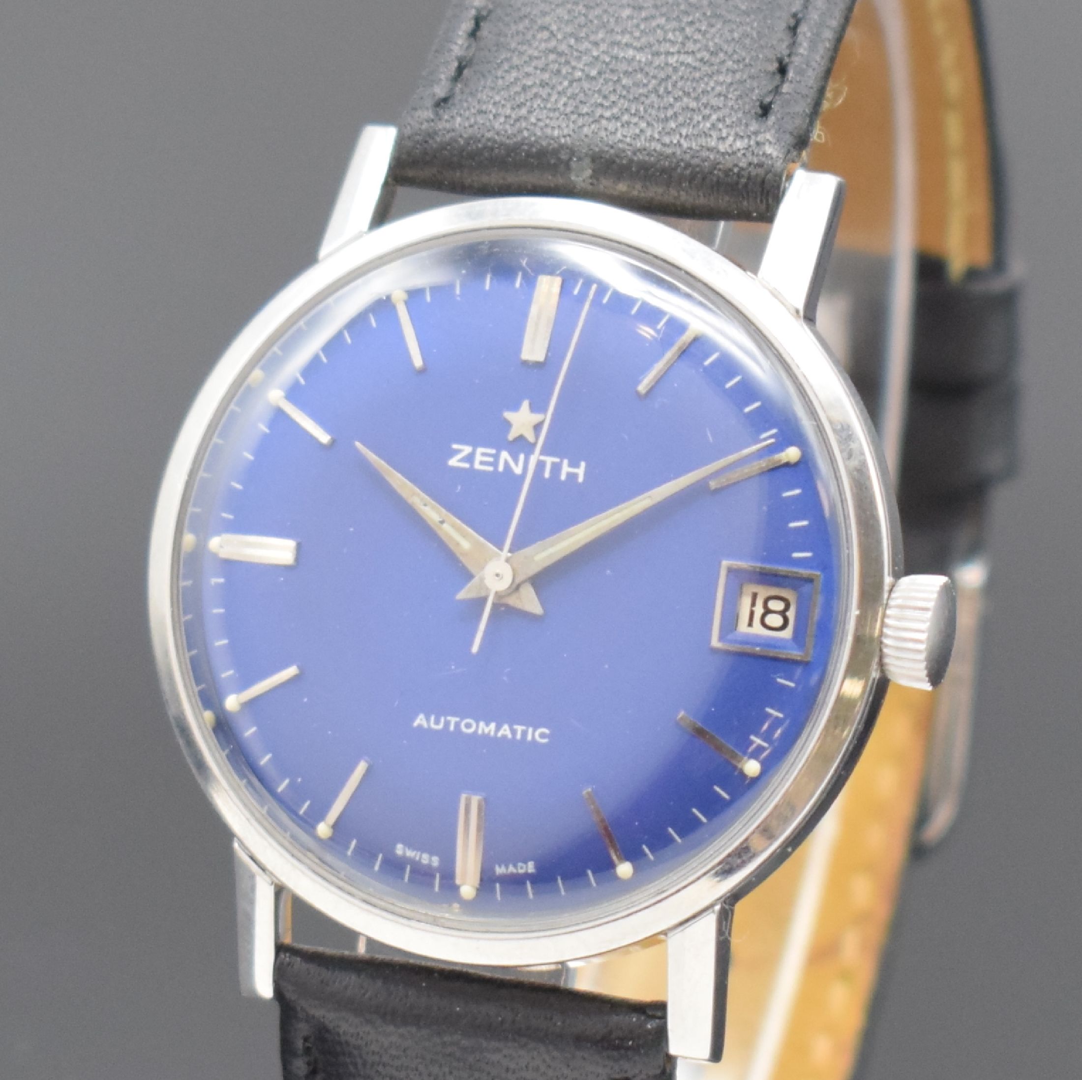 Detail a: ZENITH Sporto Armbanduhr in Stahl, Schweiz um 1960, Automatik, Boden verschr., blaues Zifferbl. m. aufgel. Indizes rest., silb. ...