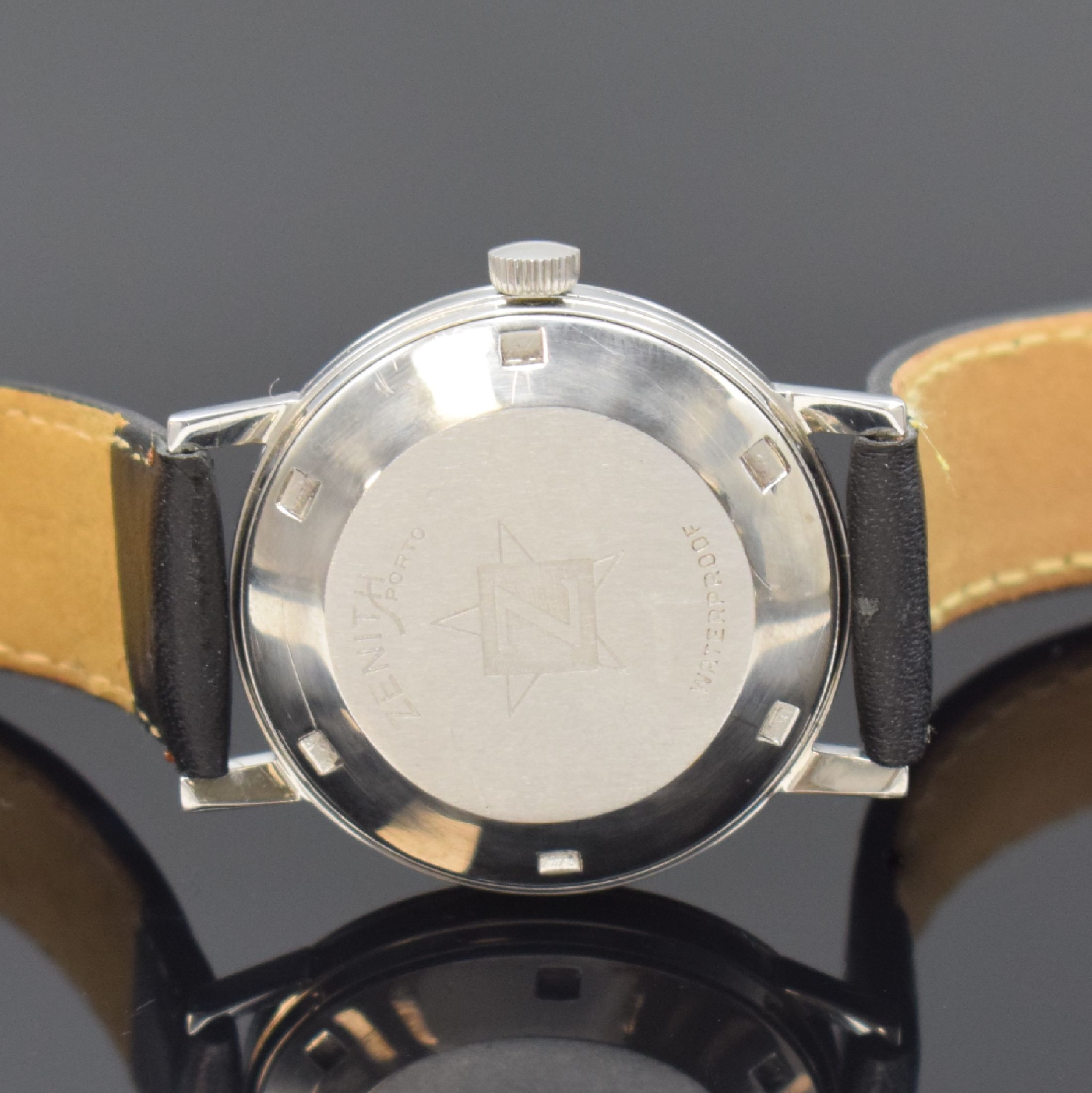 Detail c: ZENITH Sporto Armbanduhr in Stahl, Schweiz um 1960, Automatik, Boden verschr., blaues Zifferbl. m. aufgel. Indizes rest., silb. ...