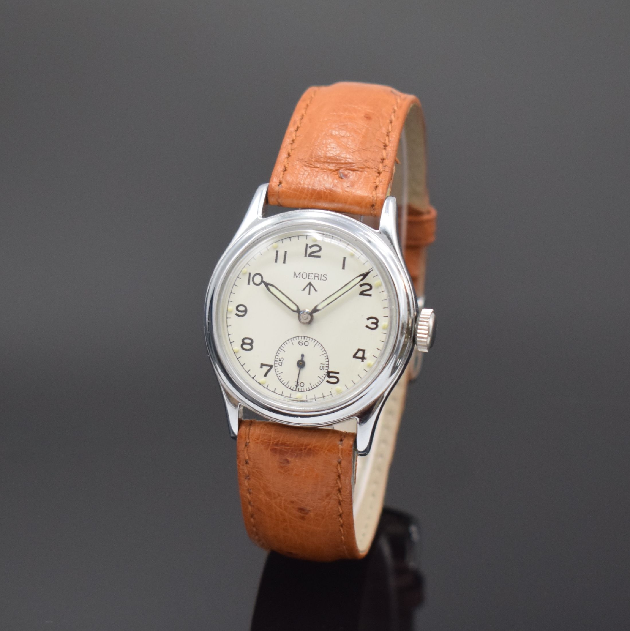 MOERIS A.T.P. britische Militär-Armbanduhr, Schweiz um 1945, Handaufzug, verchr. Geh. rest., verschr. Stahlboden m. A.T.P.-Grav. sowie ...