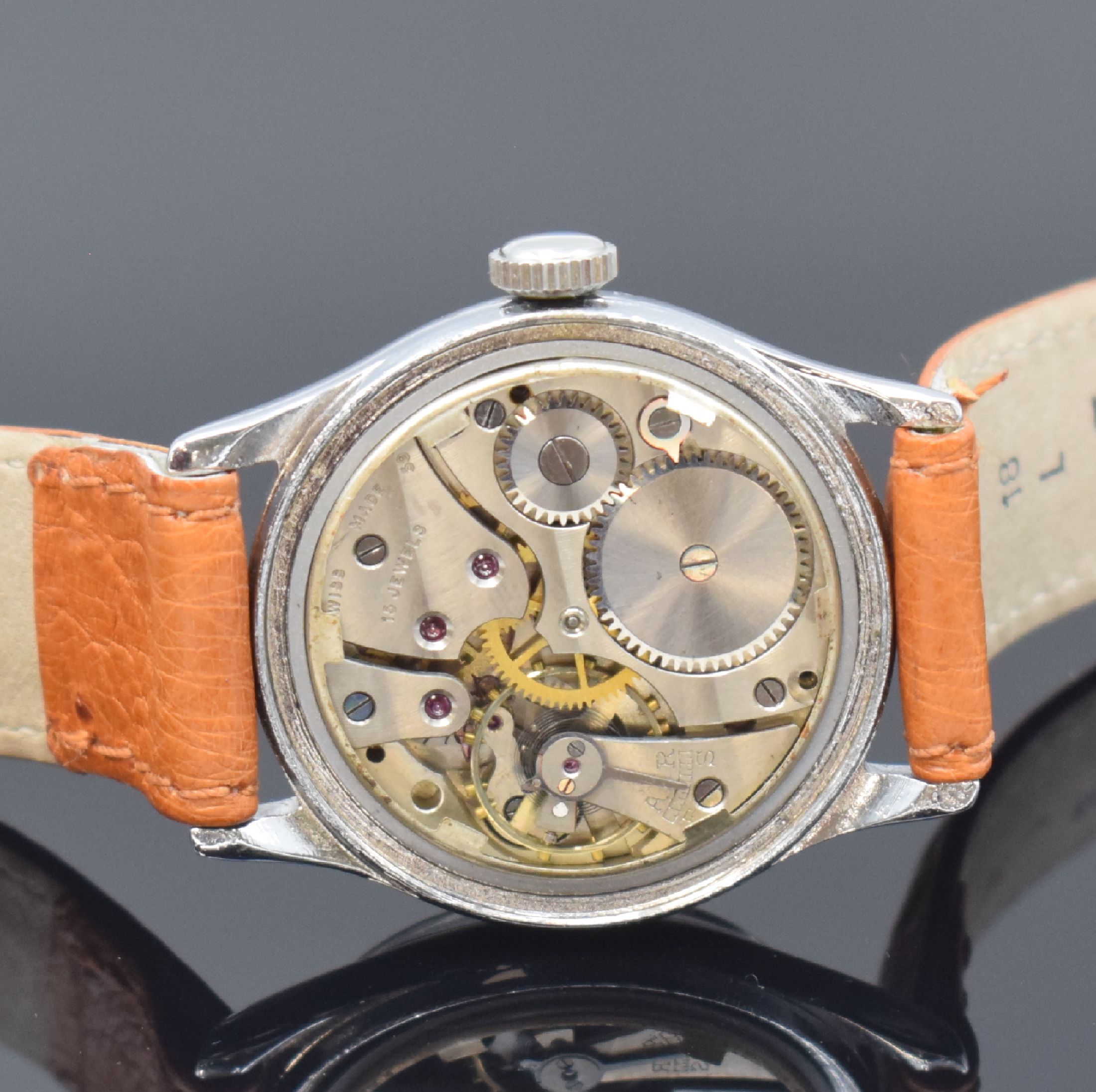 Detail d: MOERIS A.T.P. britische Militär-Armbanduhr, Schweiz um 1945, Handaufzug, verchr. Geh. rest., verschr. Stahlboden m. A.T.P.-Grav. sowie ...